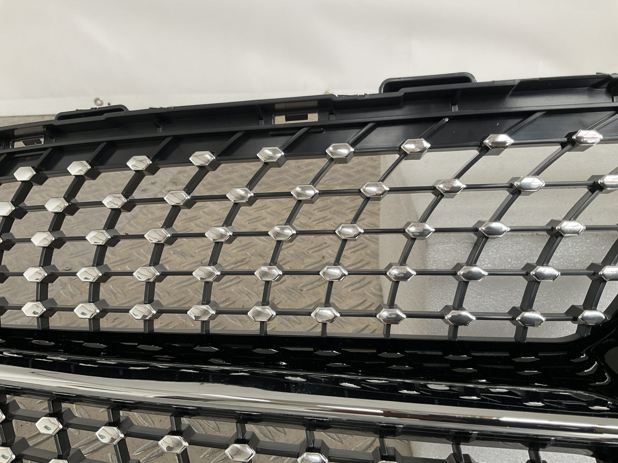 Grill Mercedes GLA Klasse W156 Facelift 16-19 Diamond Grille W156-D