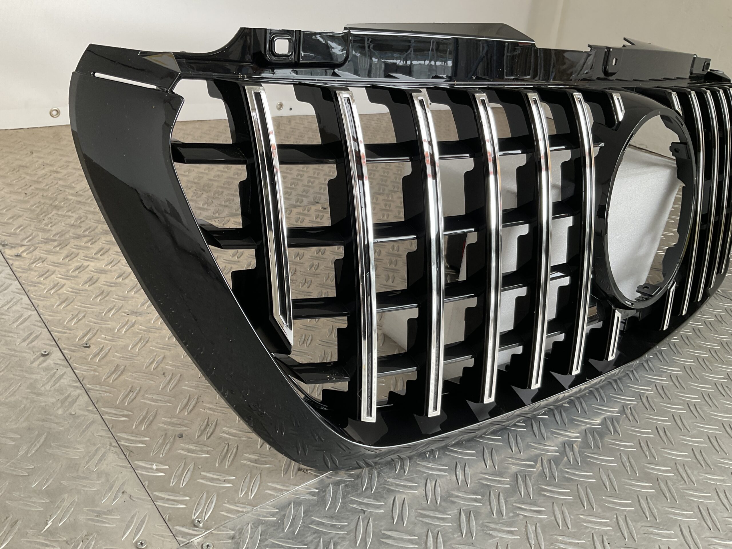 Grill Mercedes Sprinter W907 19-25 GT Panamericana Grille Chrome W907-C