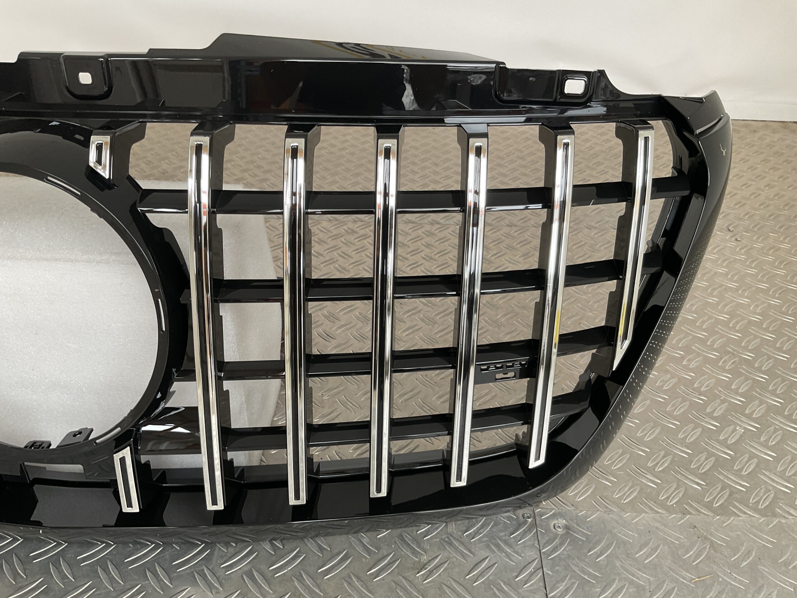 Grill Mercedes Sprinter W907 19-25 GT Panamericana Grille Chrome W907-C