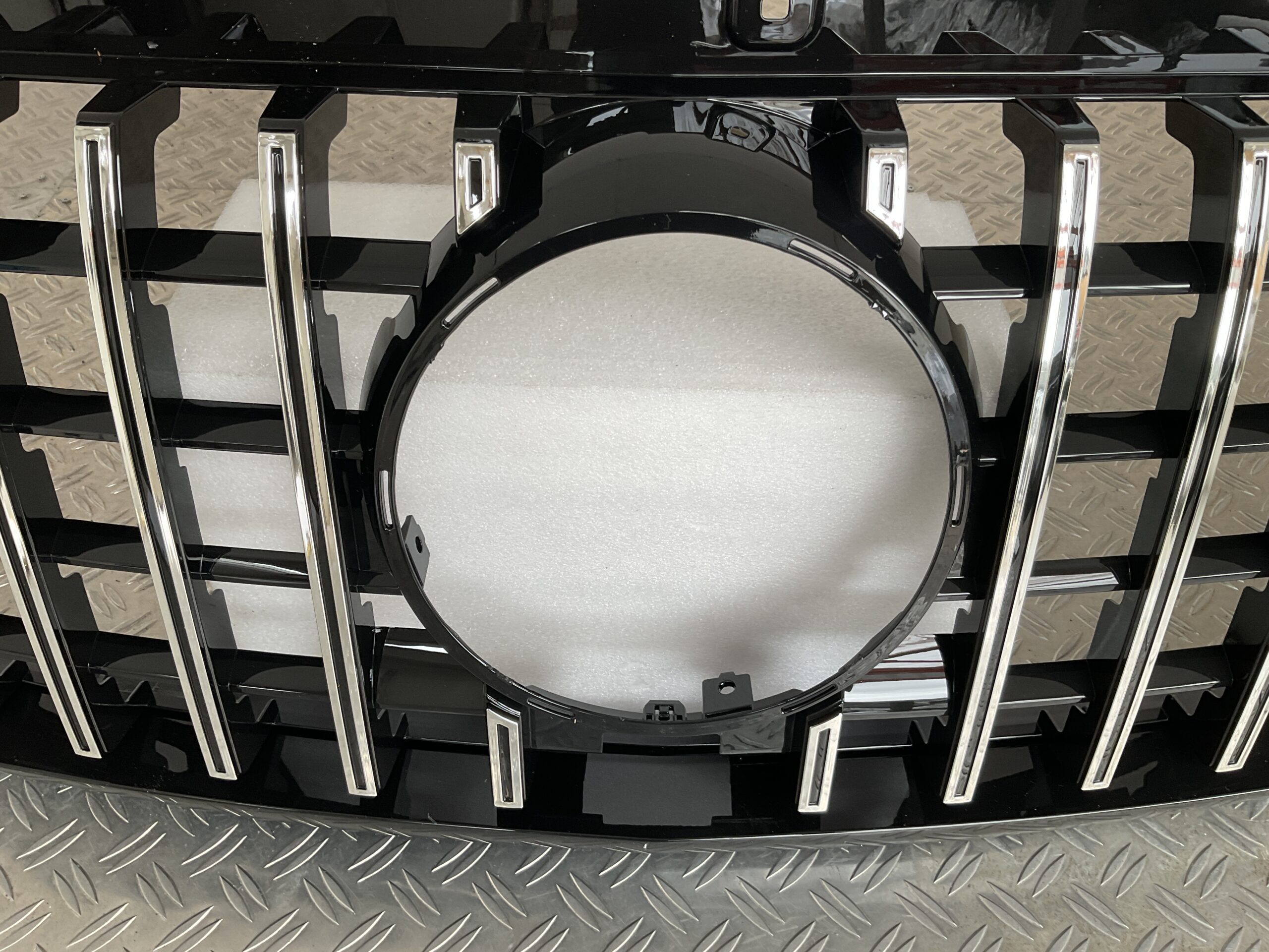 Grill Mercedes Sprinter W907 19-25 GT Panamericana Grille Chrome W907-C