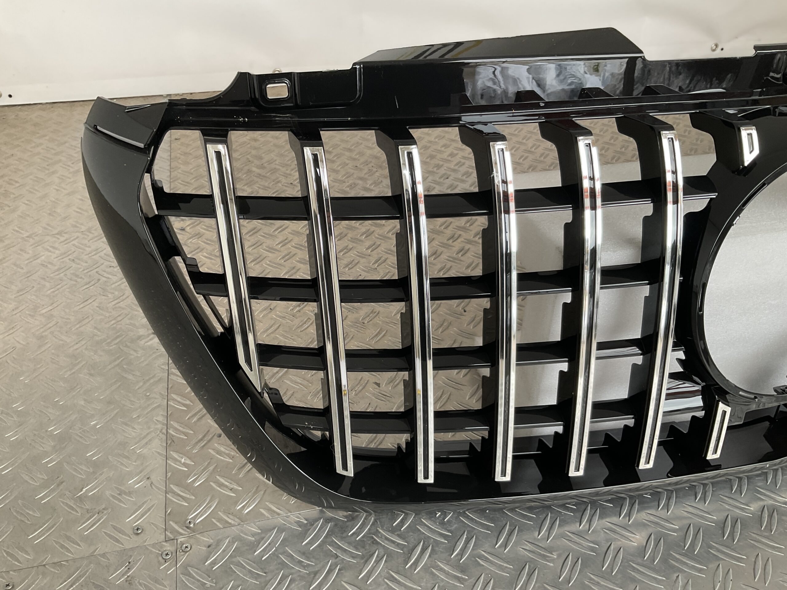 Grill Mercedes Sprinter W907 19-25 GT Panamericana Grille Chrome W907-C