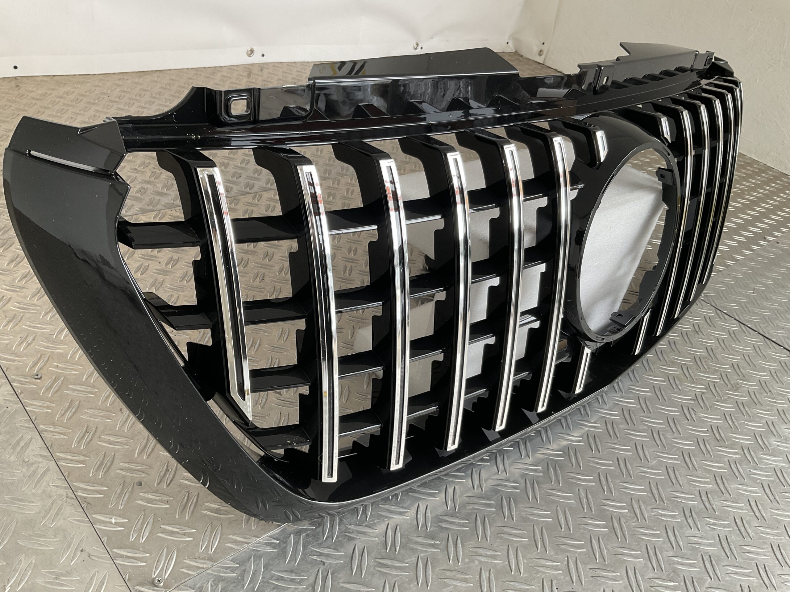 Grill Mercedes Sprinter W907 19-25 GT Panamericana Grille Chrome W907-C