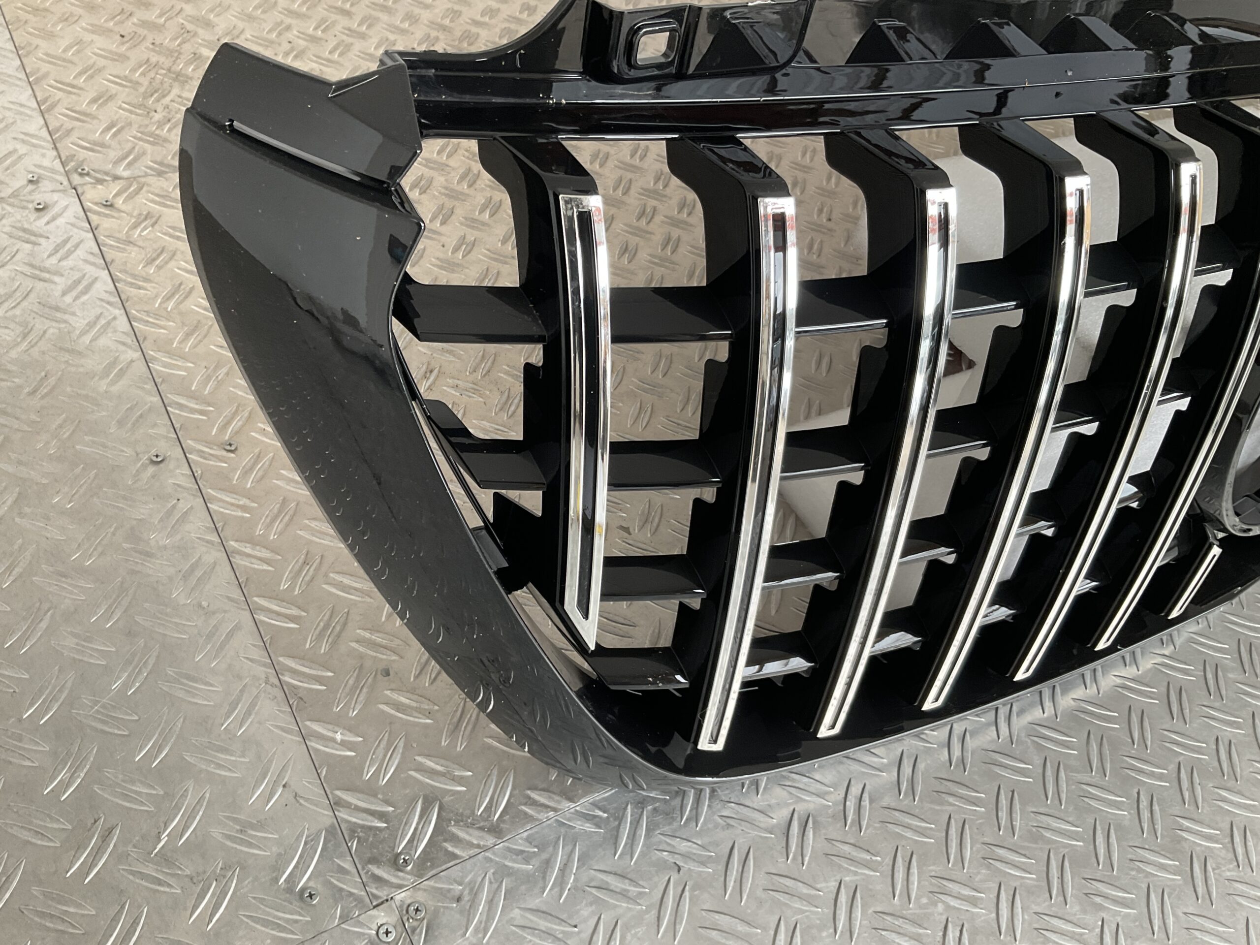 Grill Mercedes Sprinter W907 19-25 GT Panamericana Grille Chrome W907-C