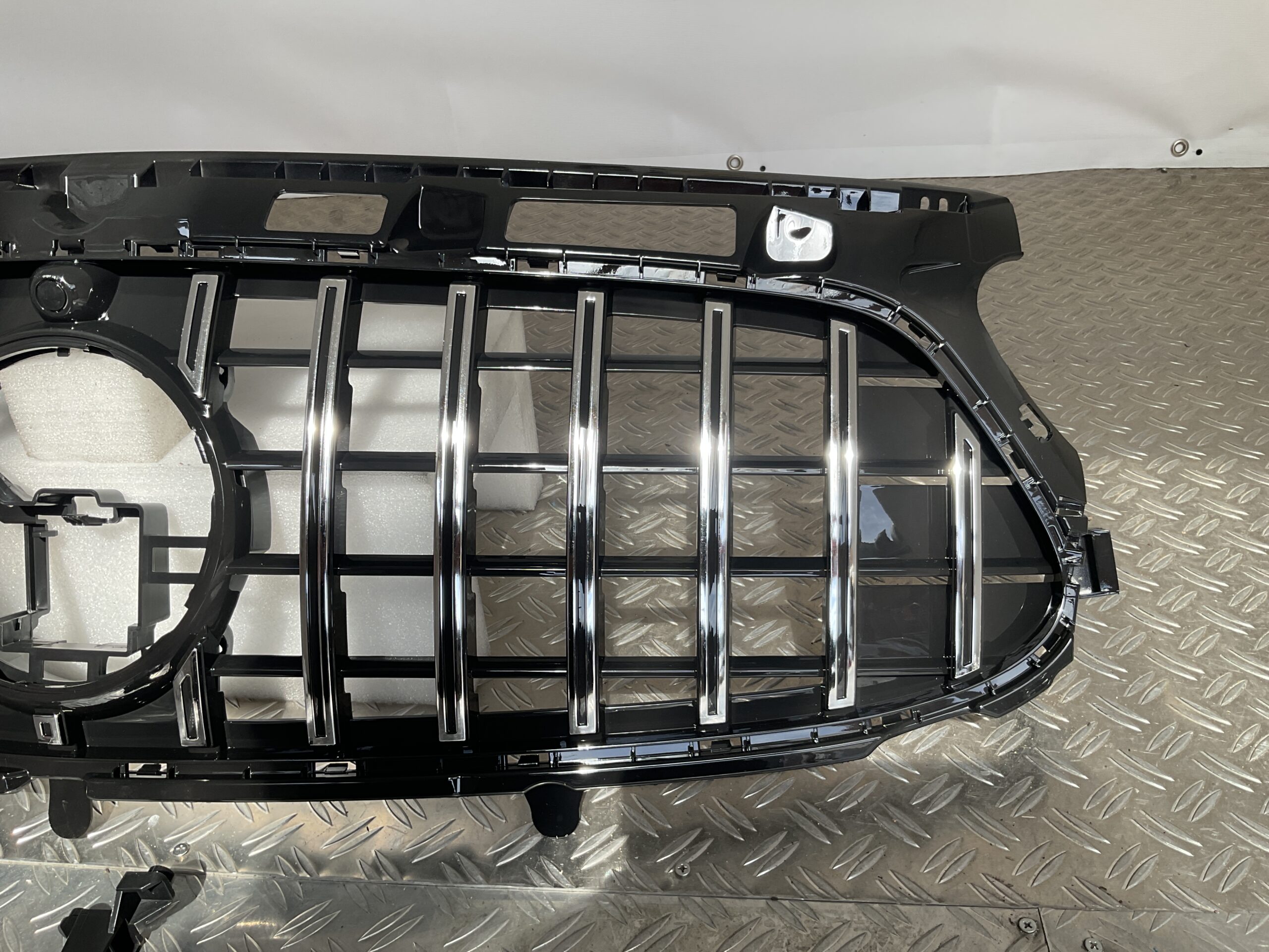 Grill Mercedes GLA Klasse H247 GT Panamericana Grille Camera Chrome H247-C