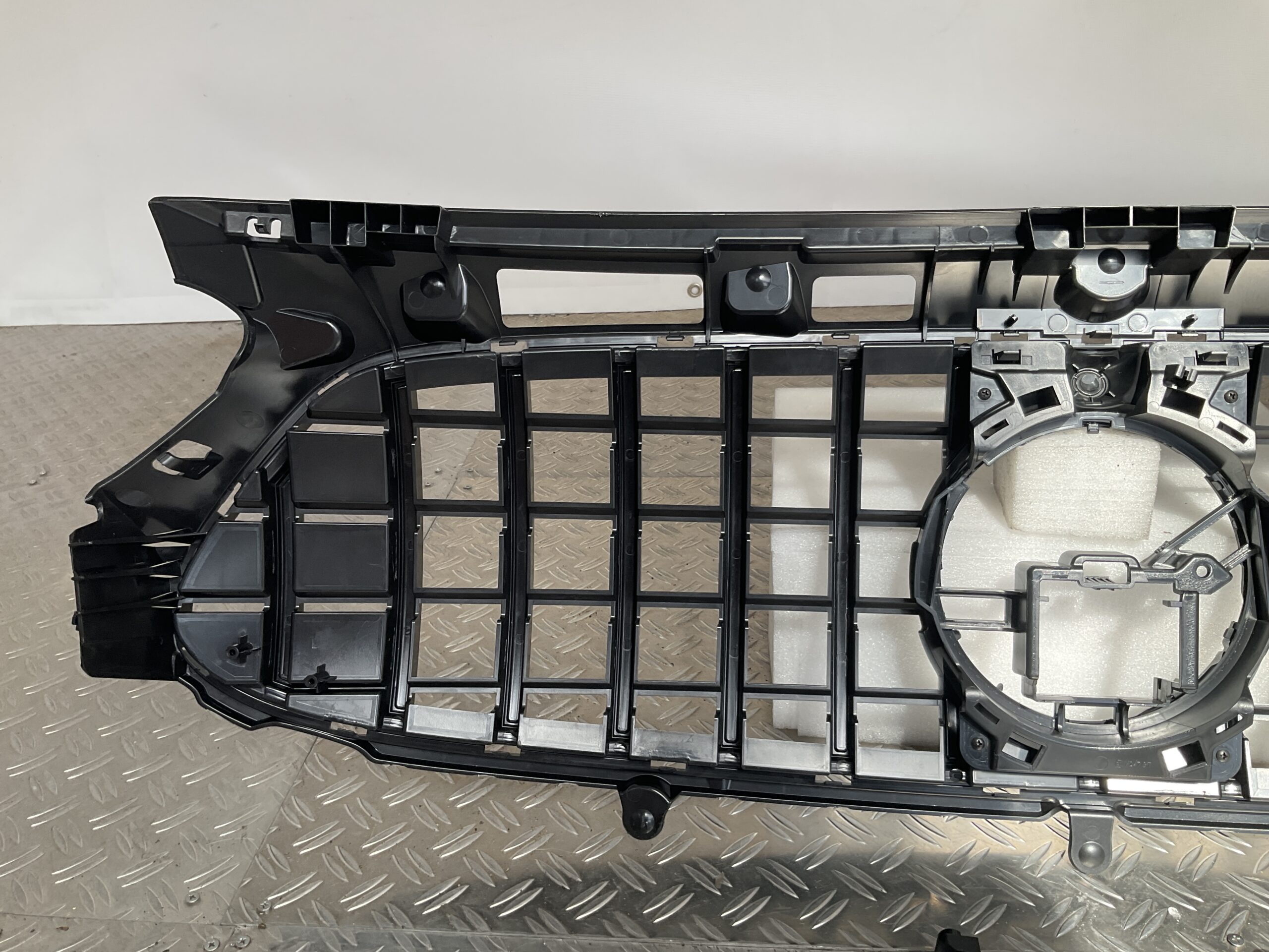 Grill Mercedes GLA Klasse H247 GT Panamericana Grille Camera Chrome H247-C