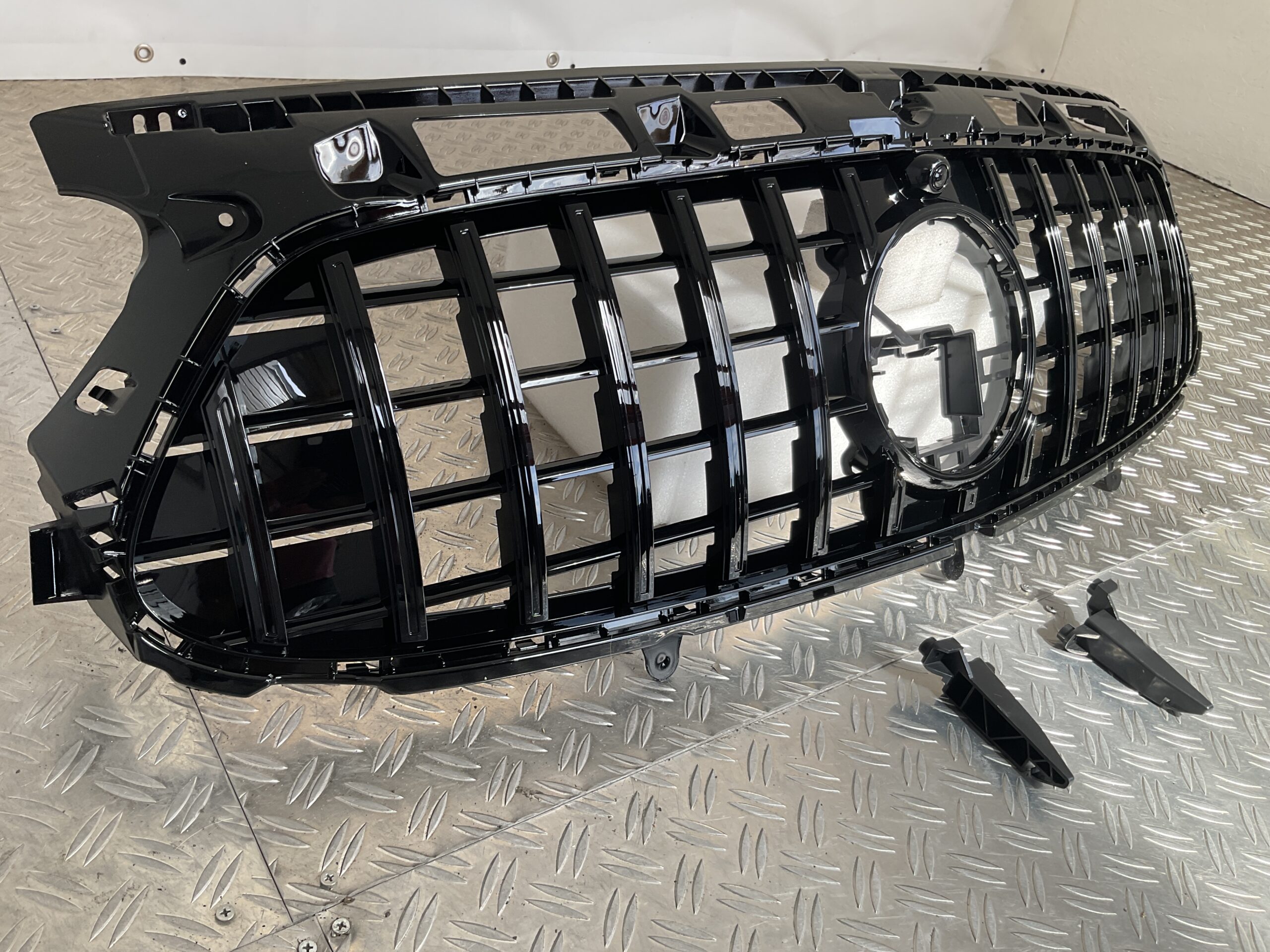 Grill Mercedes GLA Klasse H247 GT Panamericana Grille Camera Zwart H247-B