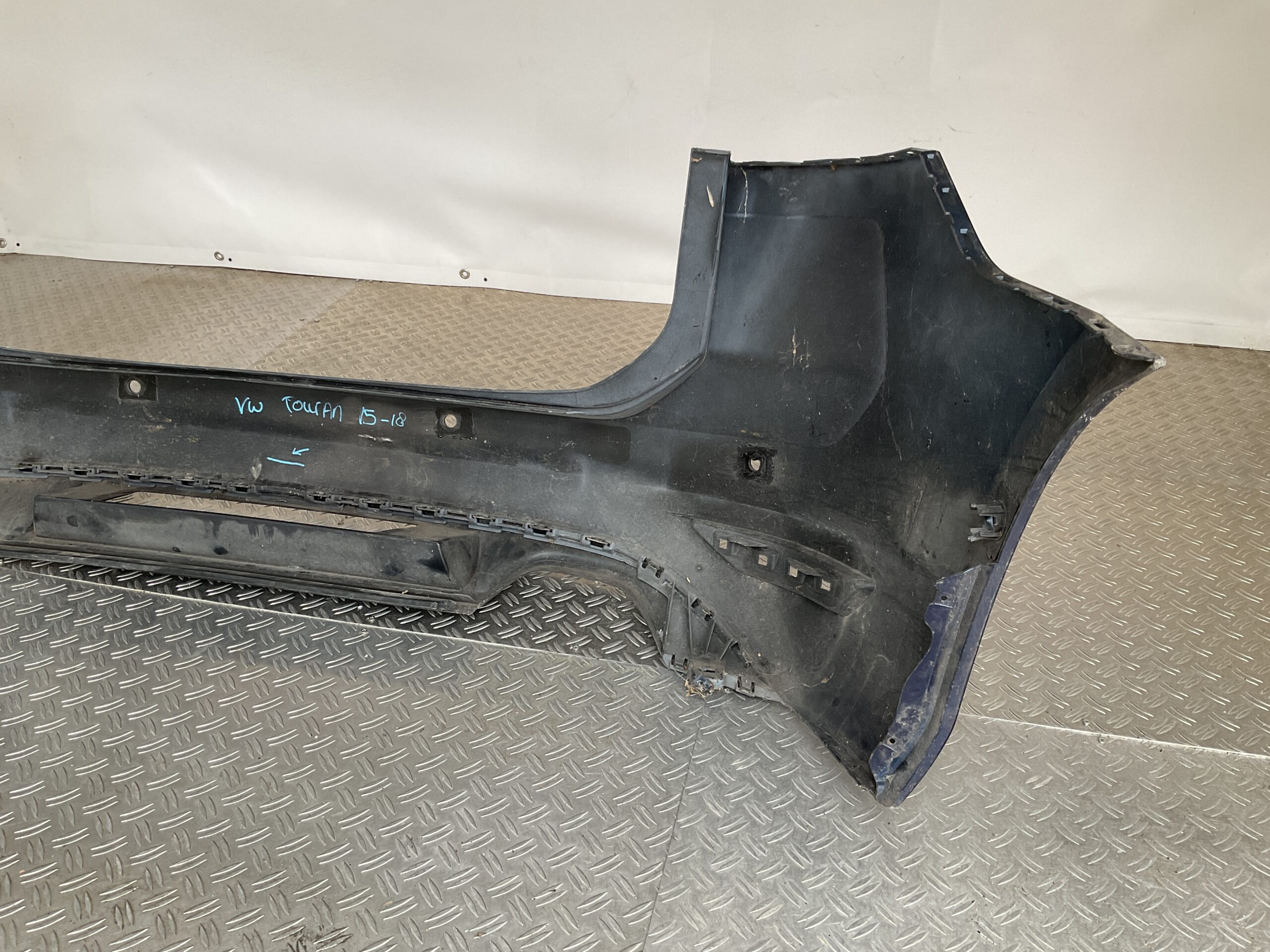 Bumper Volkswagen Touran 5TA III 15-18 5TA807421AB Achterbumper 1-F9-14736z