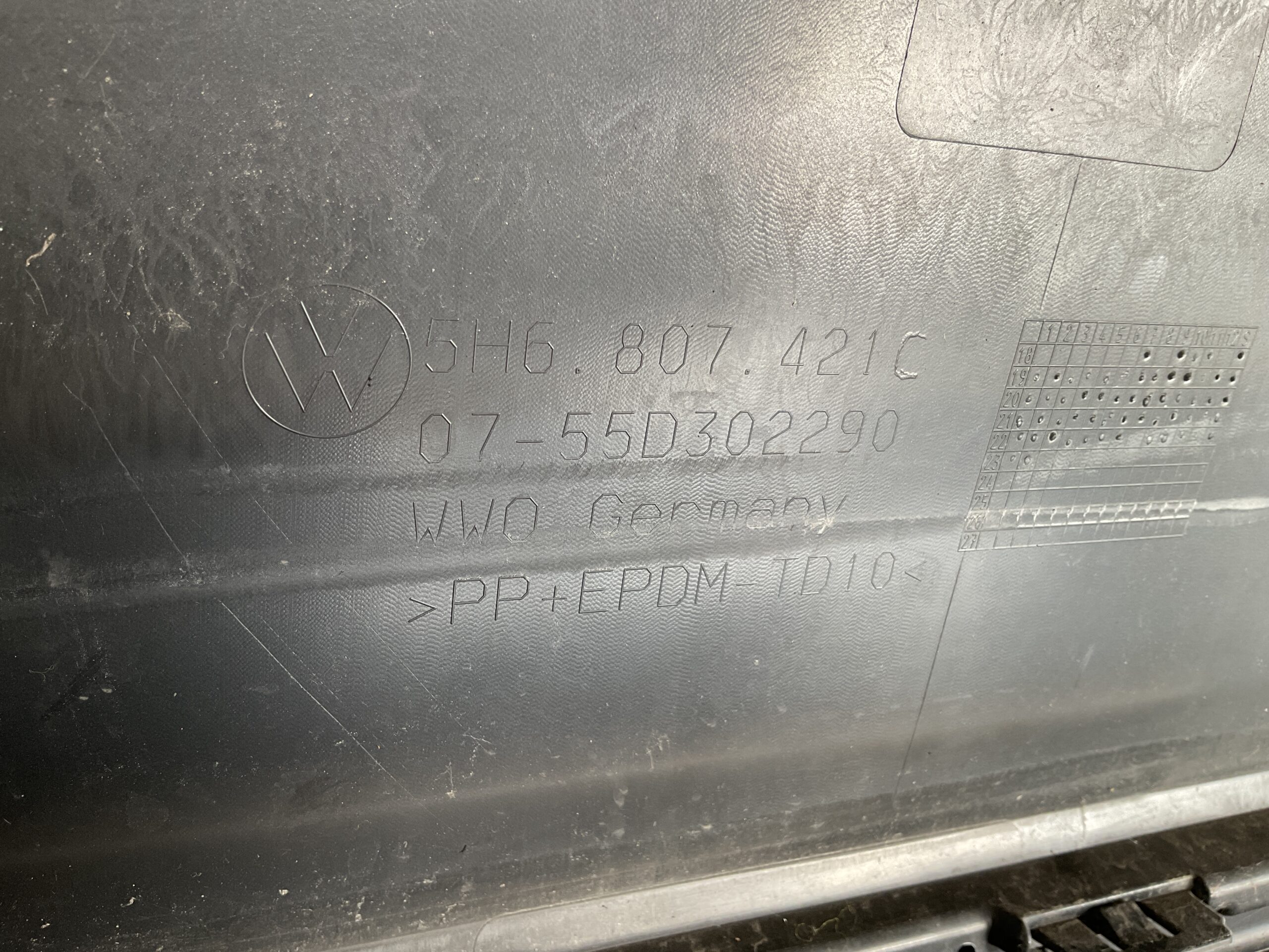 Bumper Volkswagen Golf 8 VIII TSI 4xpdc 5H6807421C Achterbumper F9-14760z