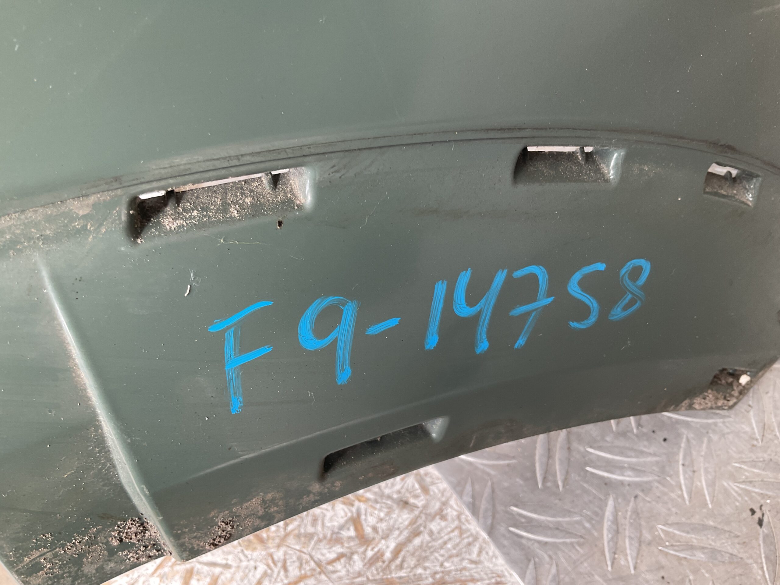 Bumper Dacia Sandero III Stepway 850234229R Achterbumper F9-14758z