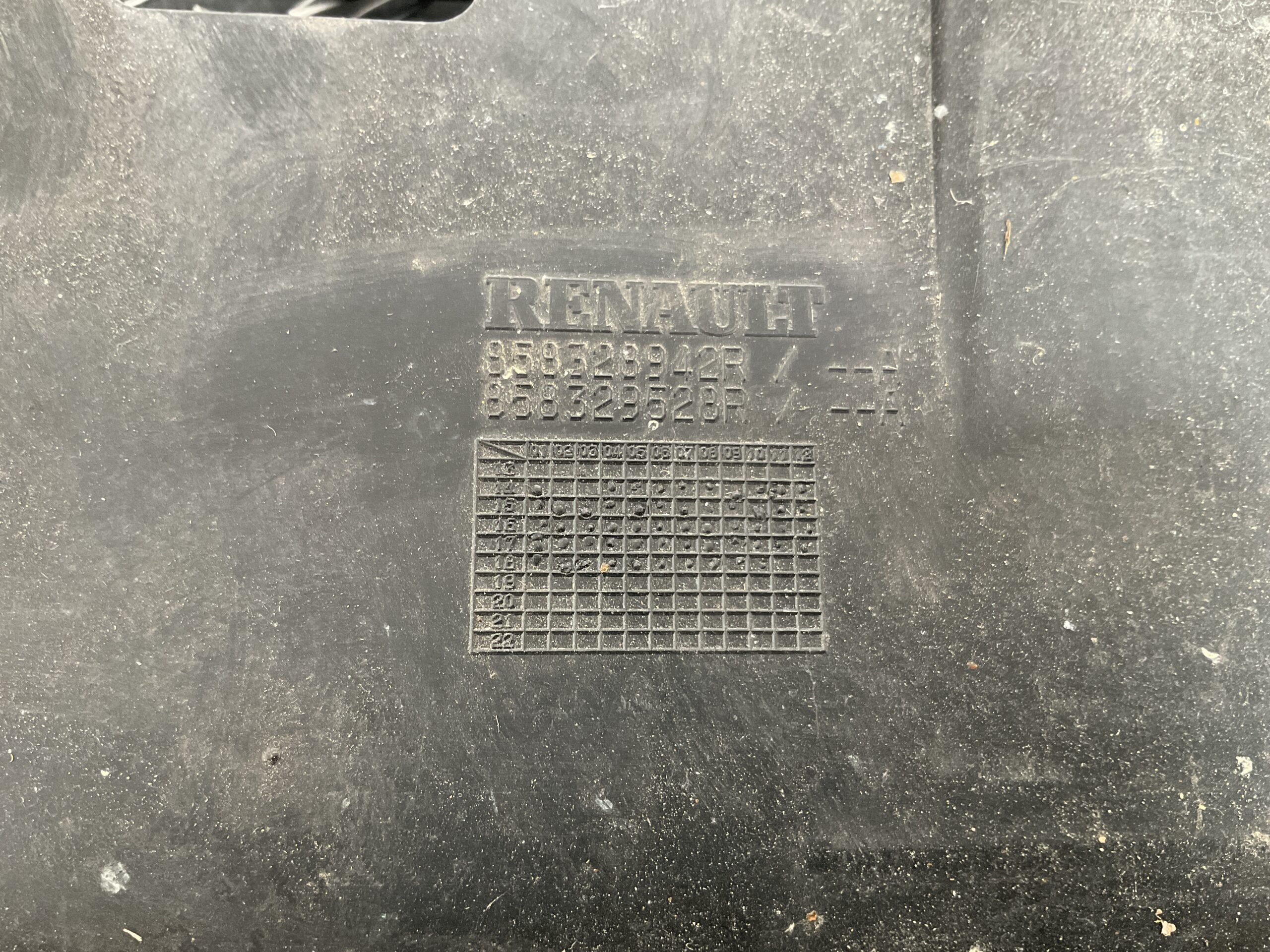 Bumper Renault Twingo III 14-23 9850353180 Achterbumper F9-13738z