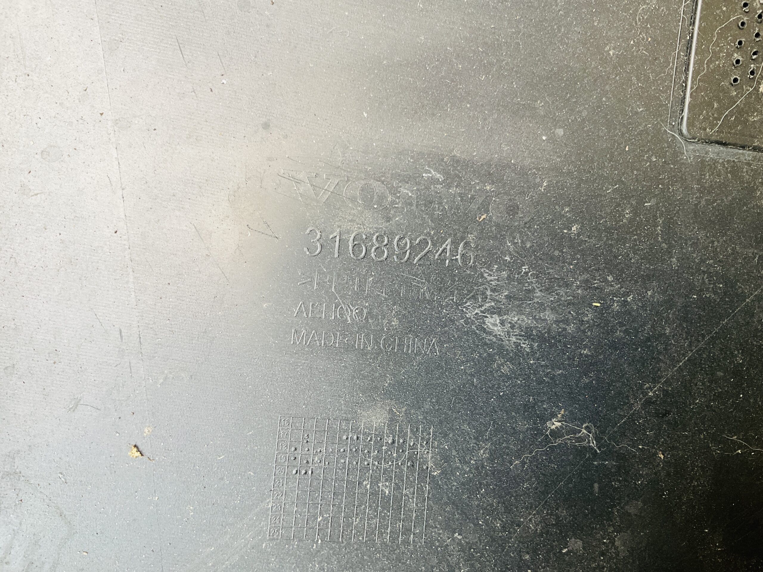 Bumper Volvo XC60 R Design R-Design 31689246 Achterbumper 1-E10-14117z