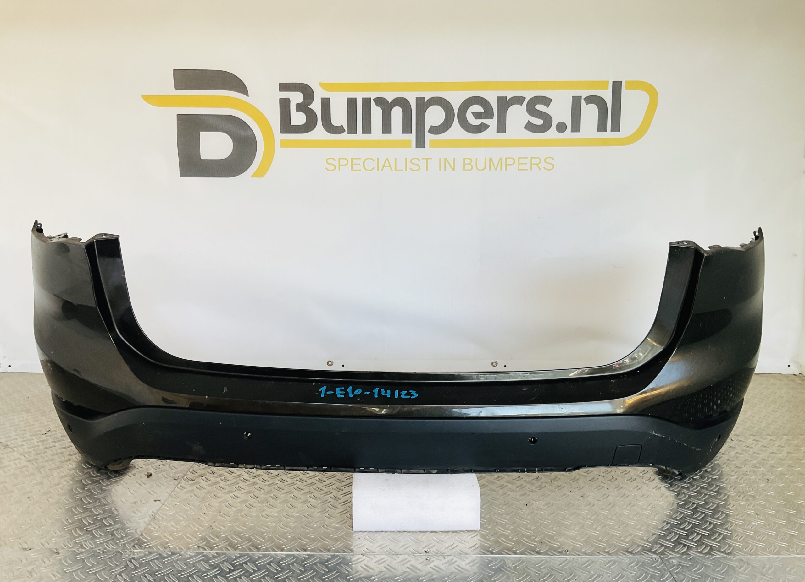 Bumper BMW X1 F48 LCI Facelift 51127355260 Achterbumper 1-E10-14123z