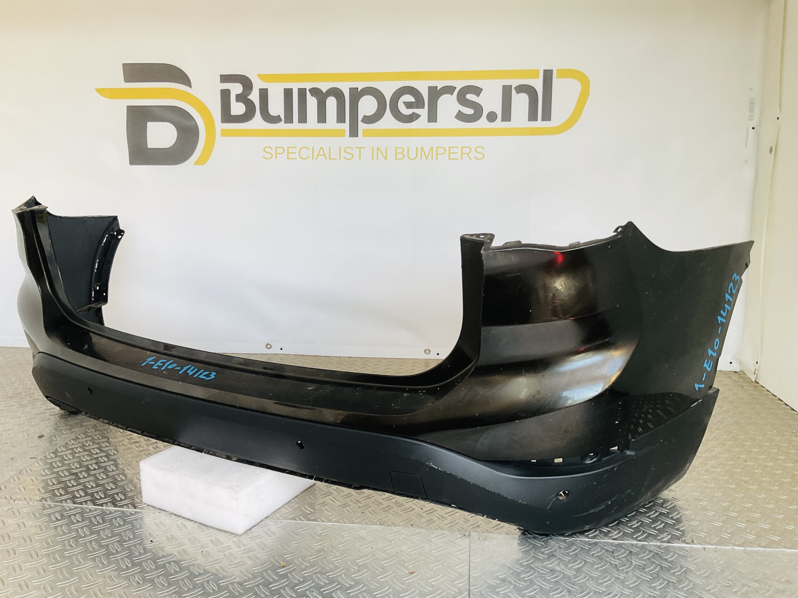 Bumper BMW X1 F48 LCI Facelift 51127355260 Achterbumper 1-E10-14123z