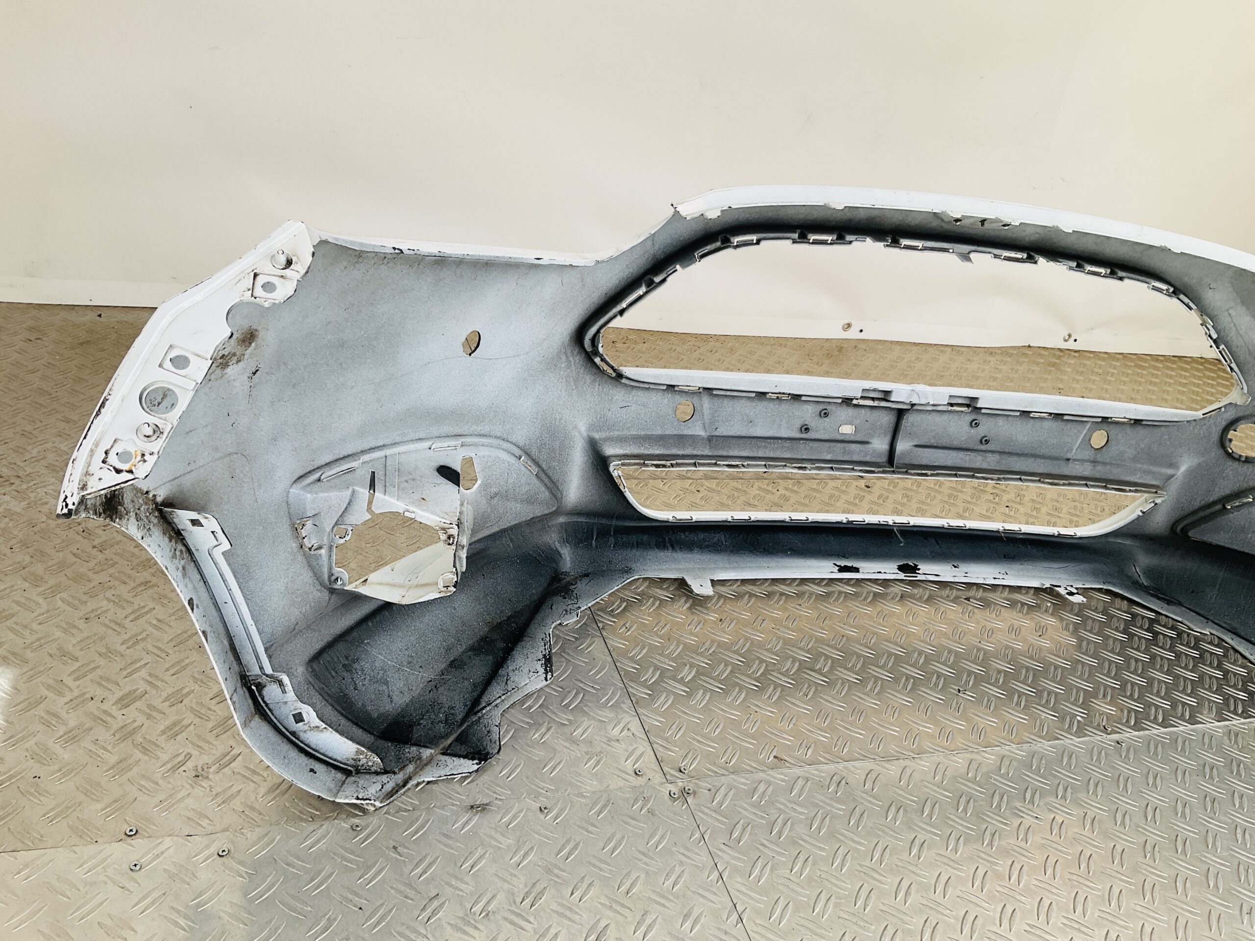 Bumper Ford Fiesta MK7 13-16 pdc C1BB-17757-A Voorbumper 1-D3-14646z