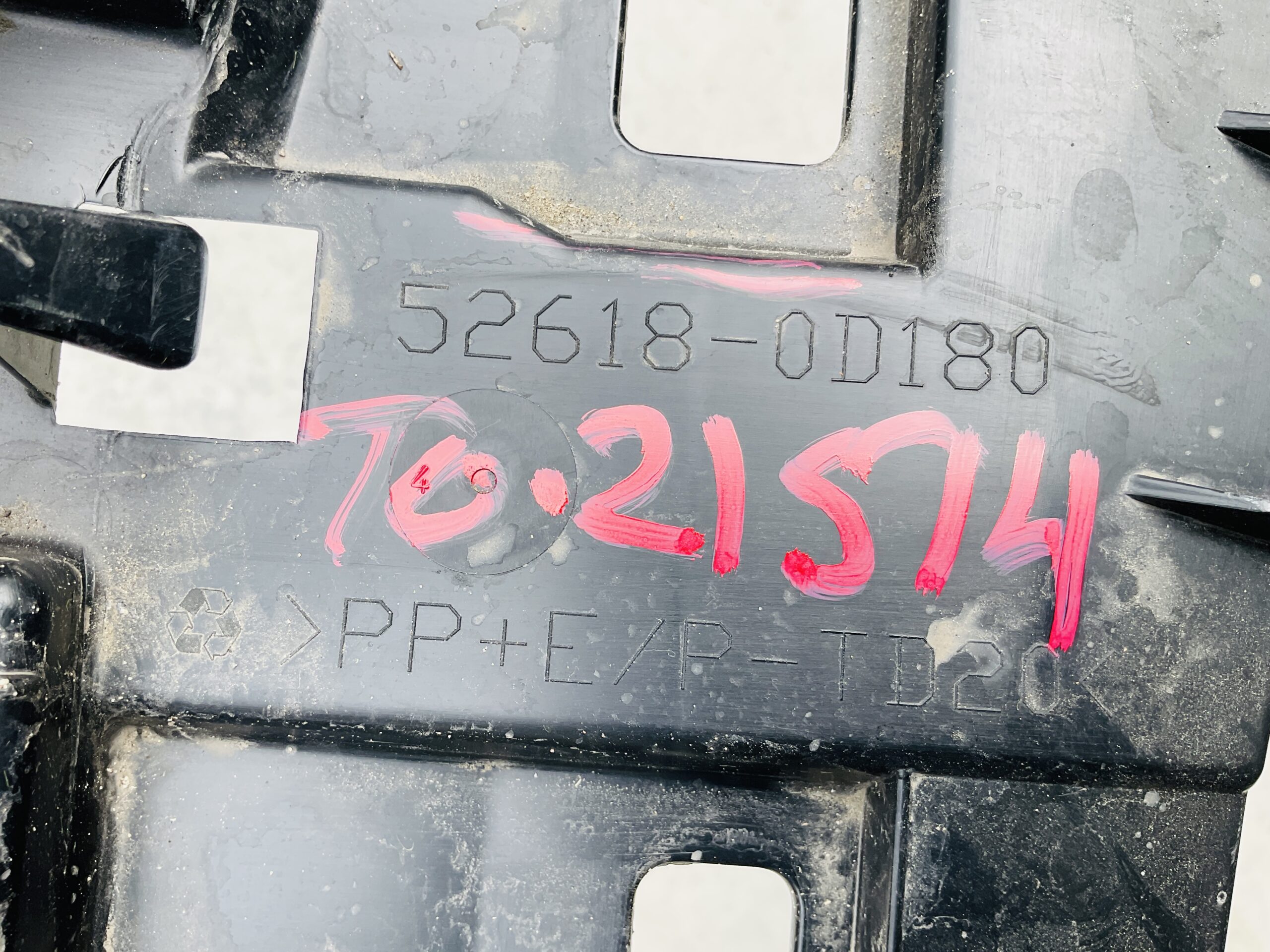 Bumper onderplaat Toyota Yaris 52618-0d180 TO-21514