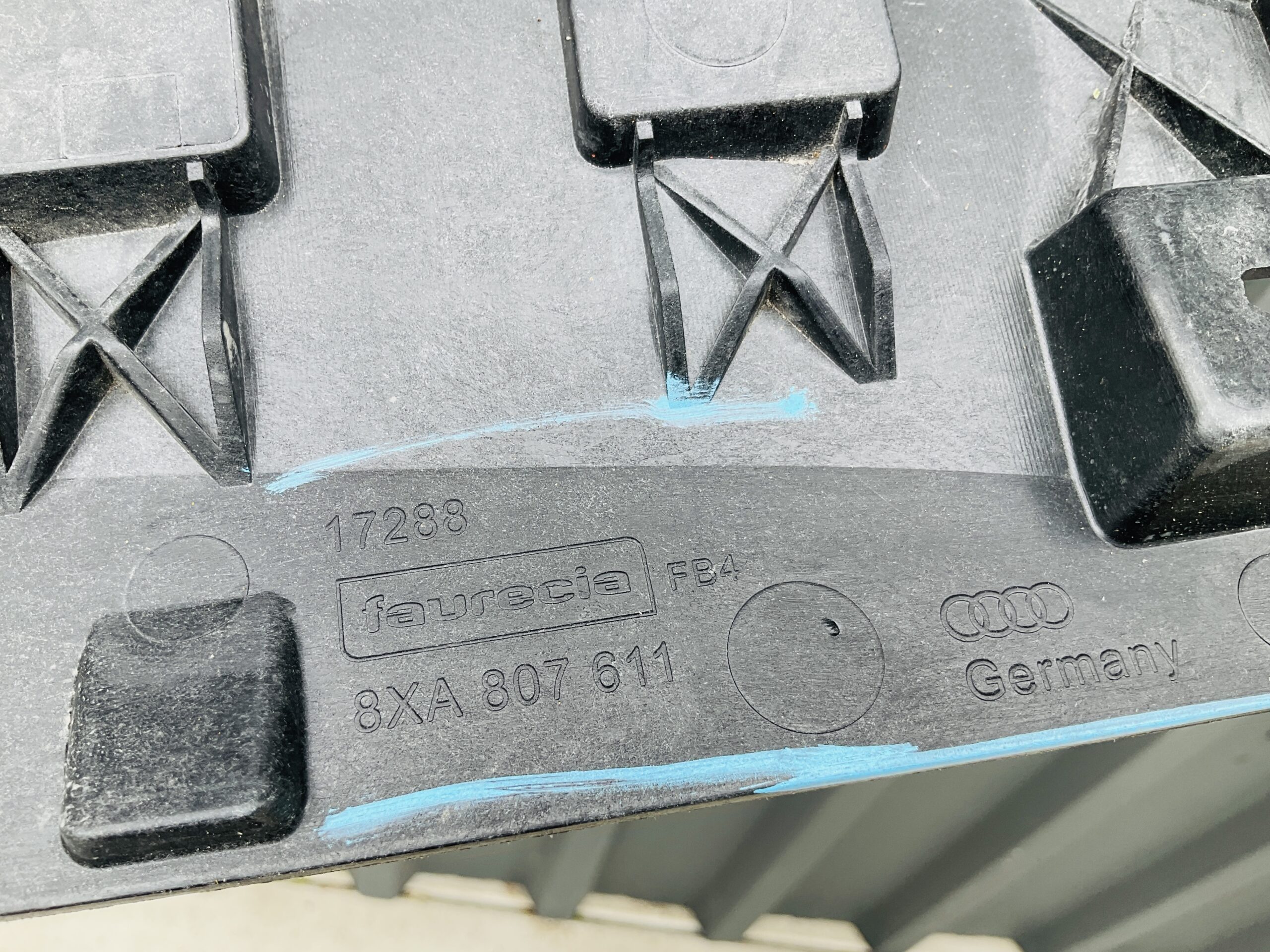 Onderplaat Audi A1 8x 8XA807611 Bumperlip AU-21503