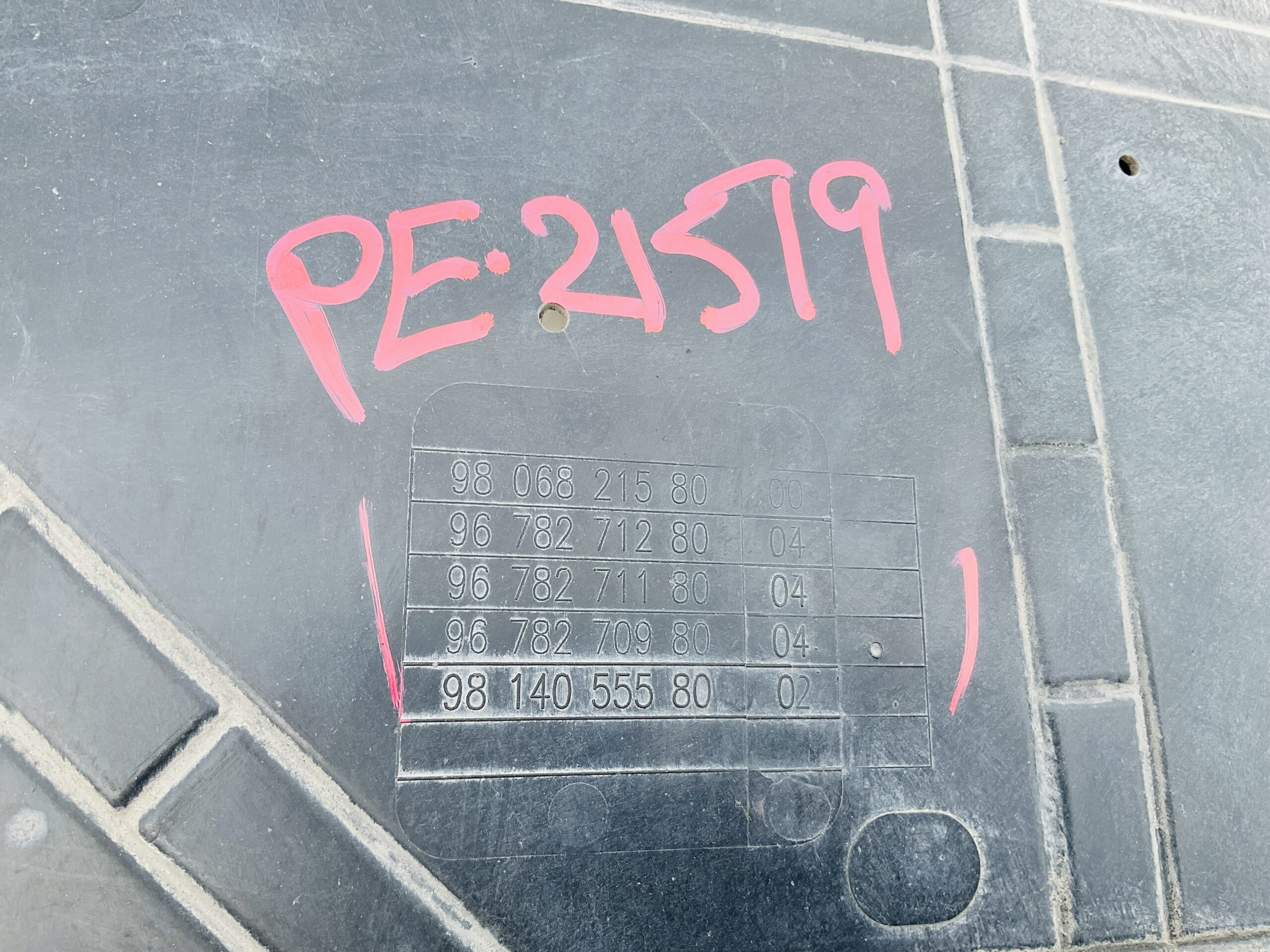 Onderplaat Peoguet 308 MK2 9814055580 Undertray Cover Bumperlip PE-21519