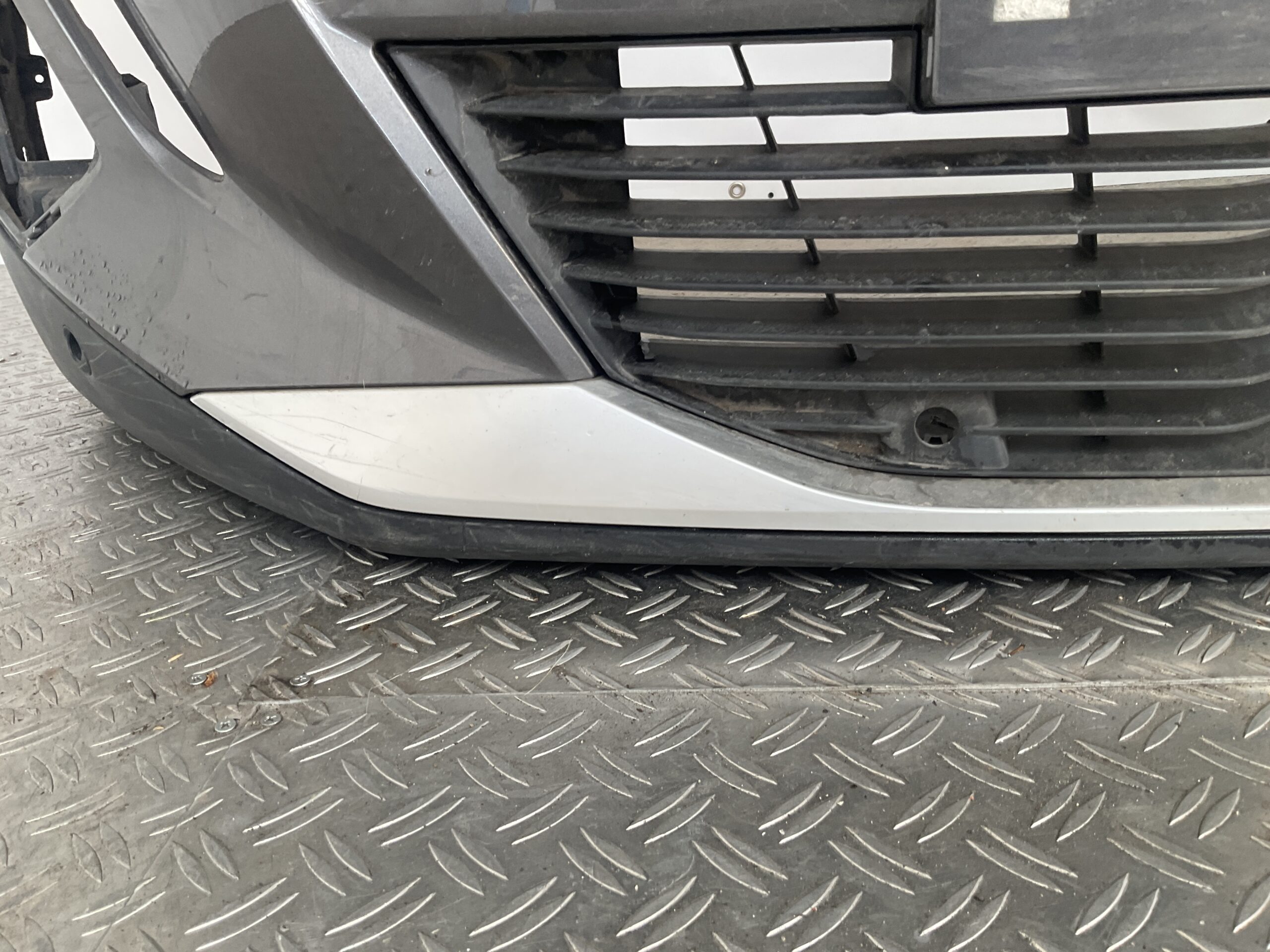 Bumper Peugeot 2008 19-23 9825860780 Voorbumper J10-14911z