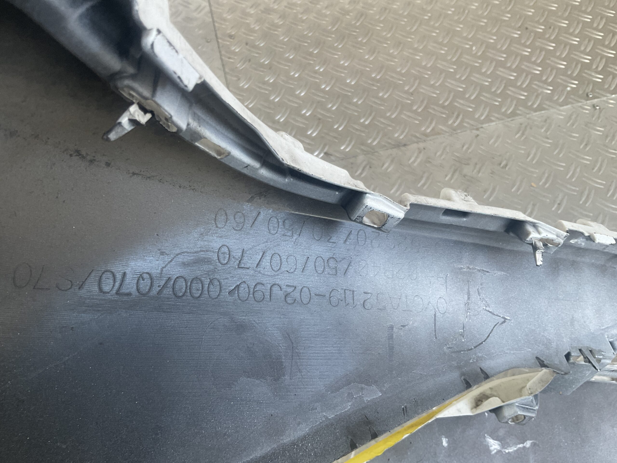 Bumper Toyota Corolla 18-24 pdc 52119-02J90 Voorbumper D4-15006z