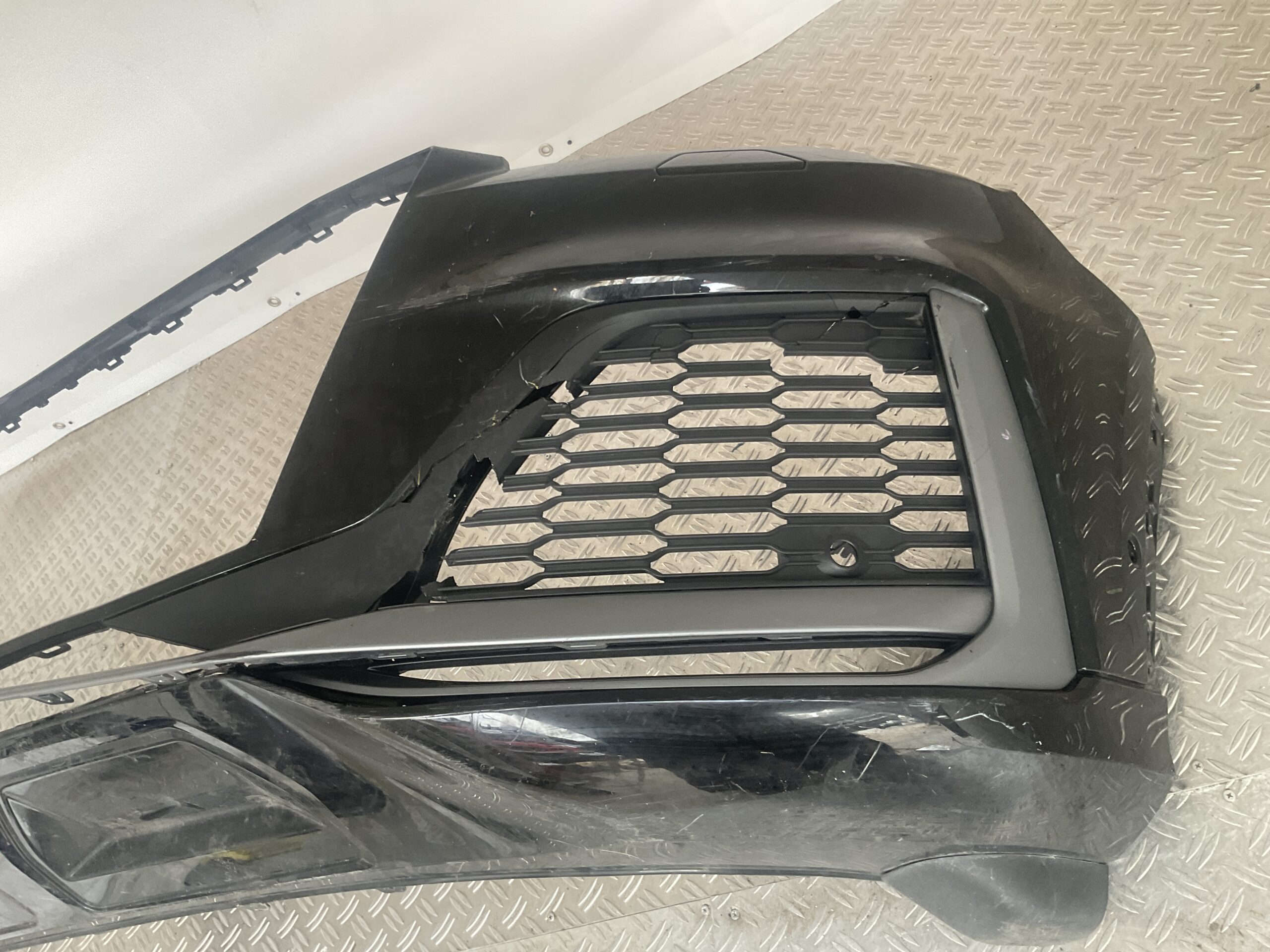 Bumper Audi Q7 SQ7 4M Sline S-Line Facelift 4M0807095G 4M0807733F Voorbumper H5-15036z