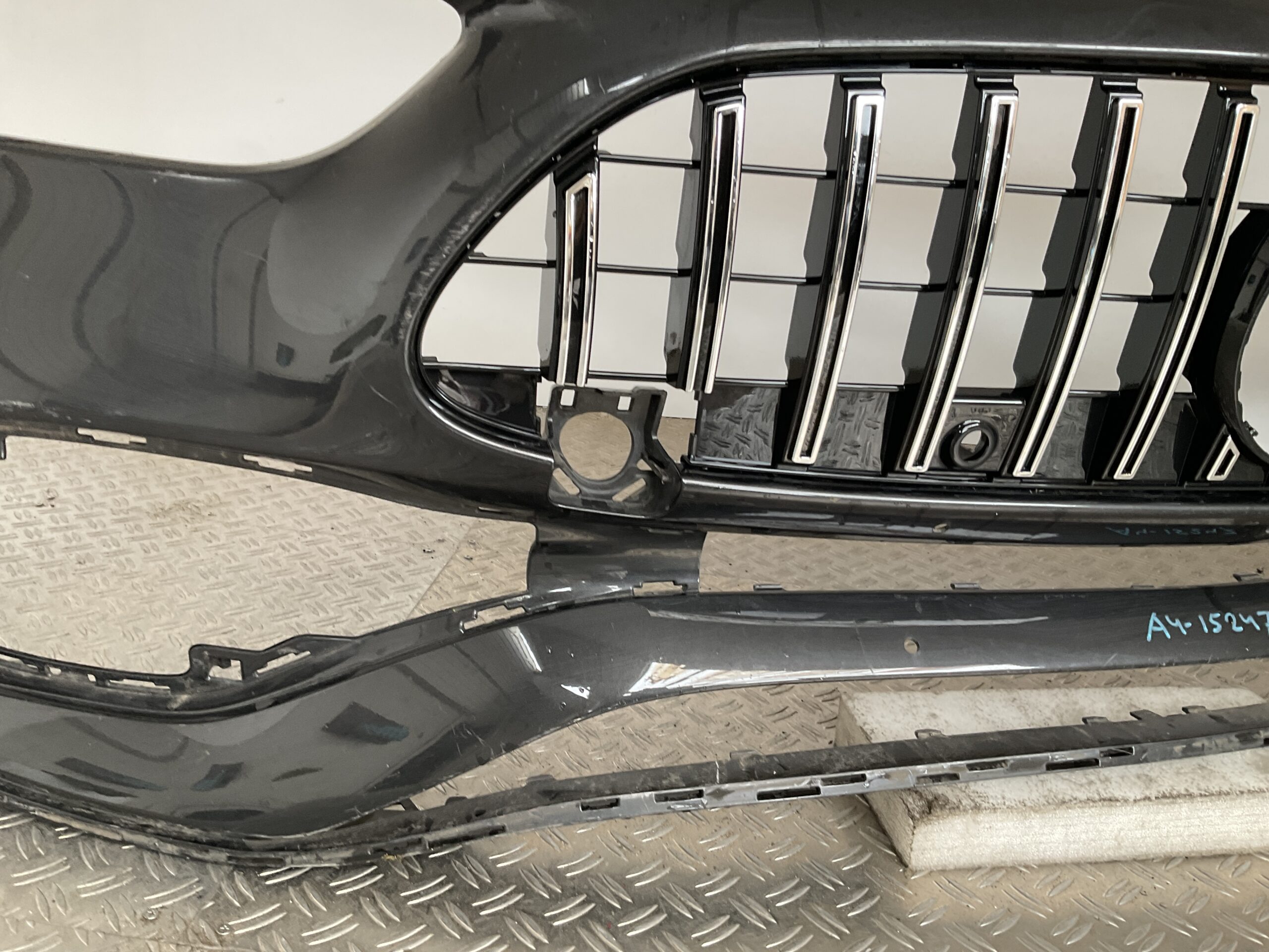 Bumper Mercedes C Klasse W206 21-24 pdc A2068858401 GT GRILL Voorbumper A4-15247z