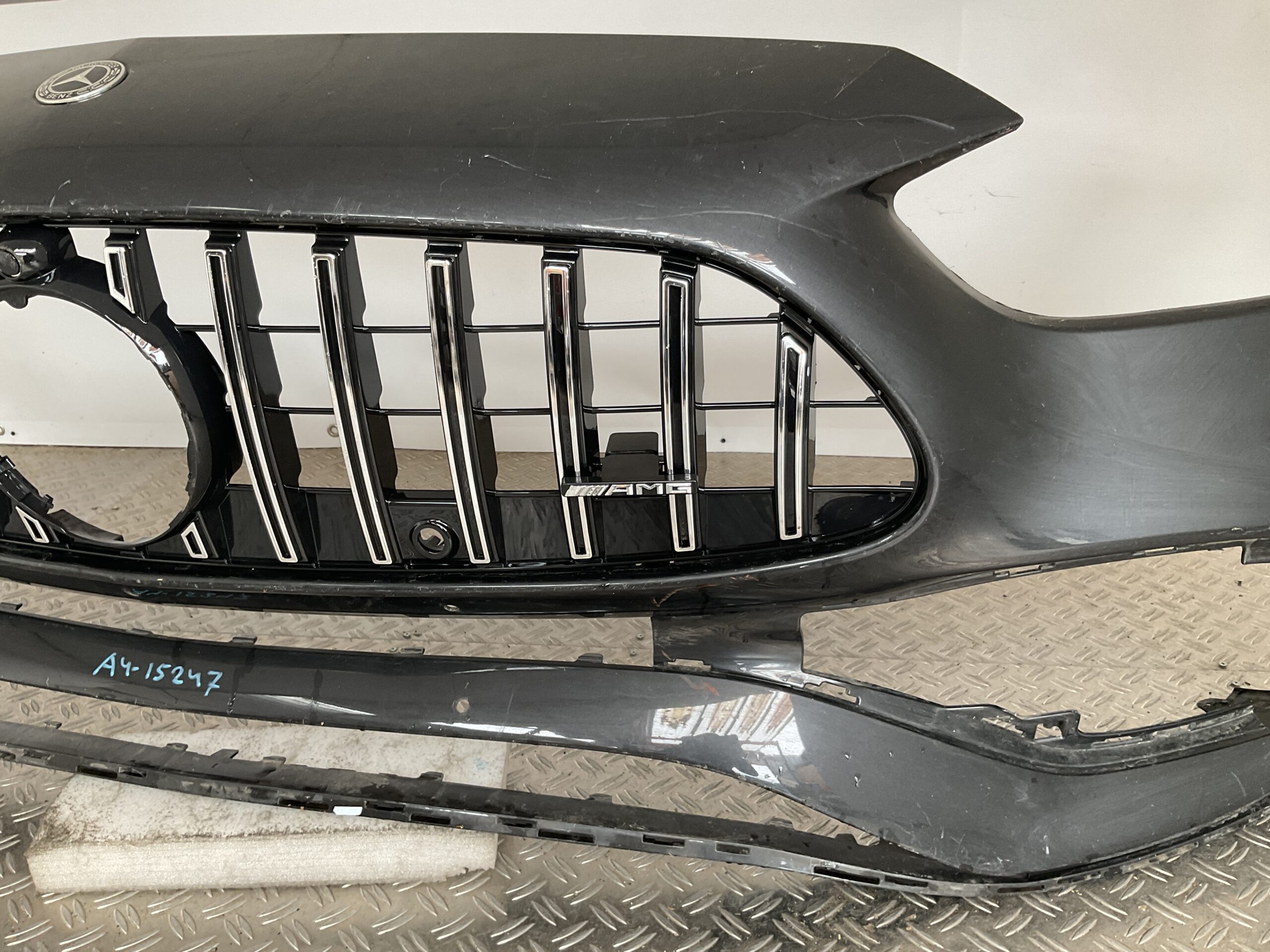 Bumper Mercedes C Klasse W206 21-24 pdc A2068858401 GT GRILL Voorbumper A4-15247z