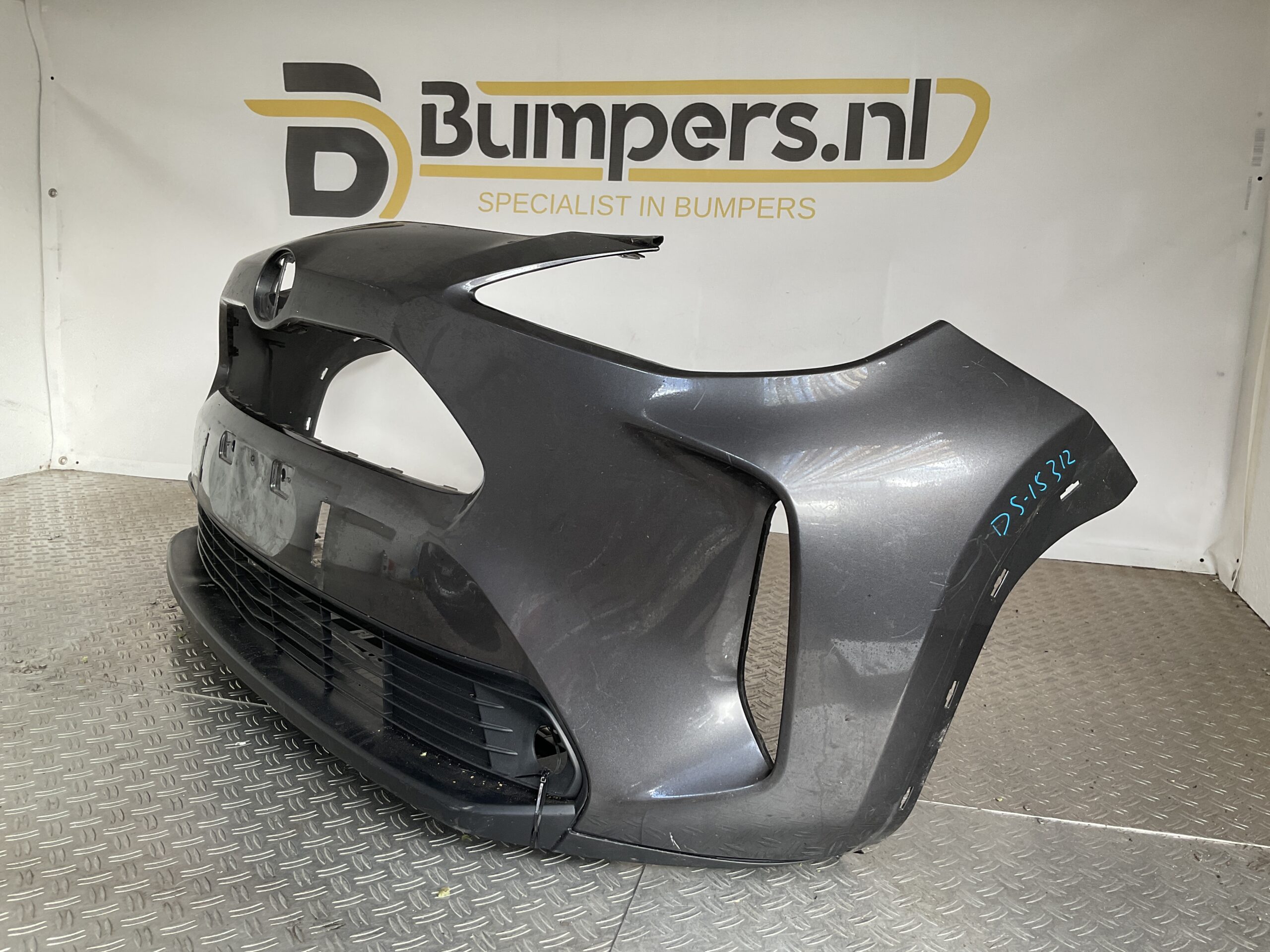 Bumper Toyota Yaris Cross 20-25 52119-0DC20 Voorbumper D5-15312z