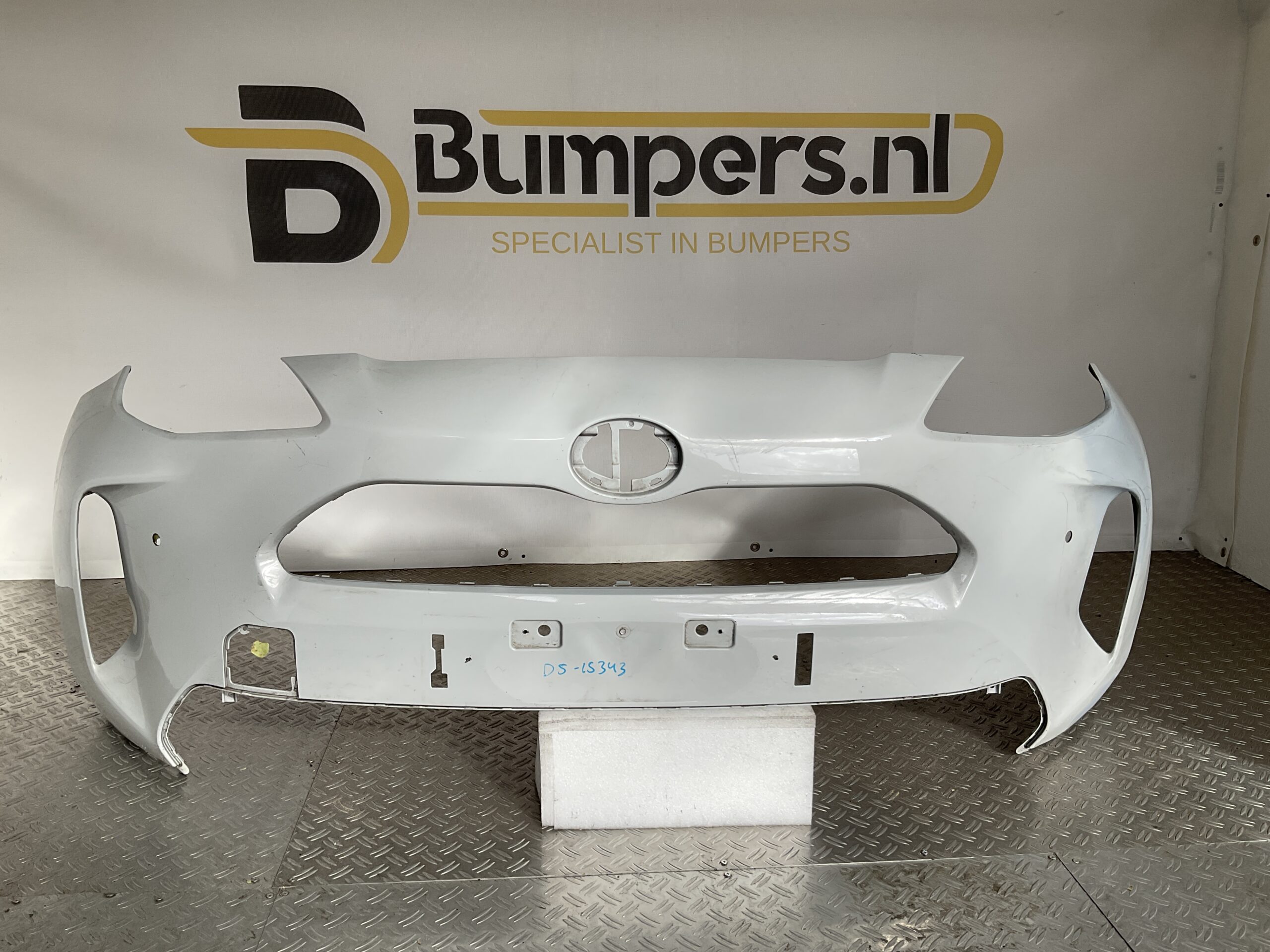 Bumper Toyota Yaris Cross 20-25 52119-0DC20 Voorbumper D5-15343z