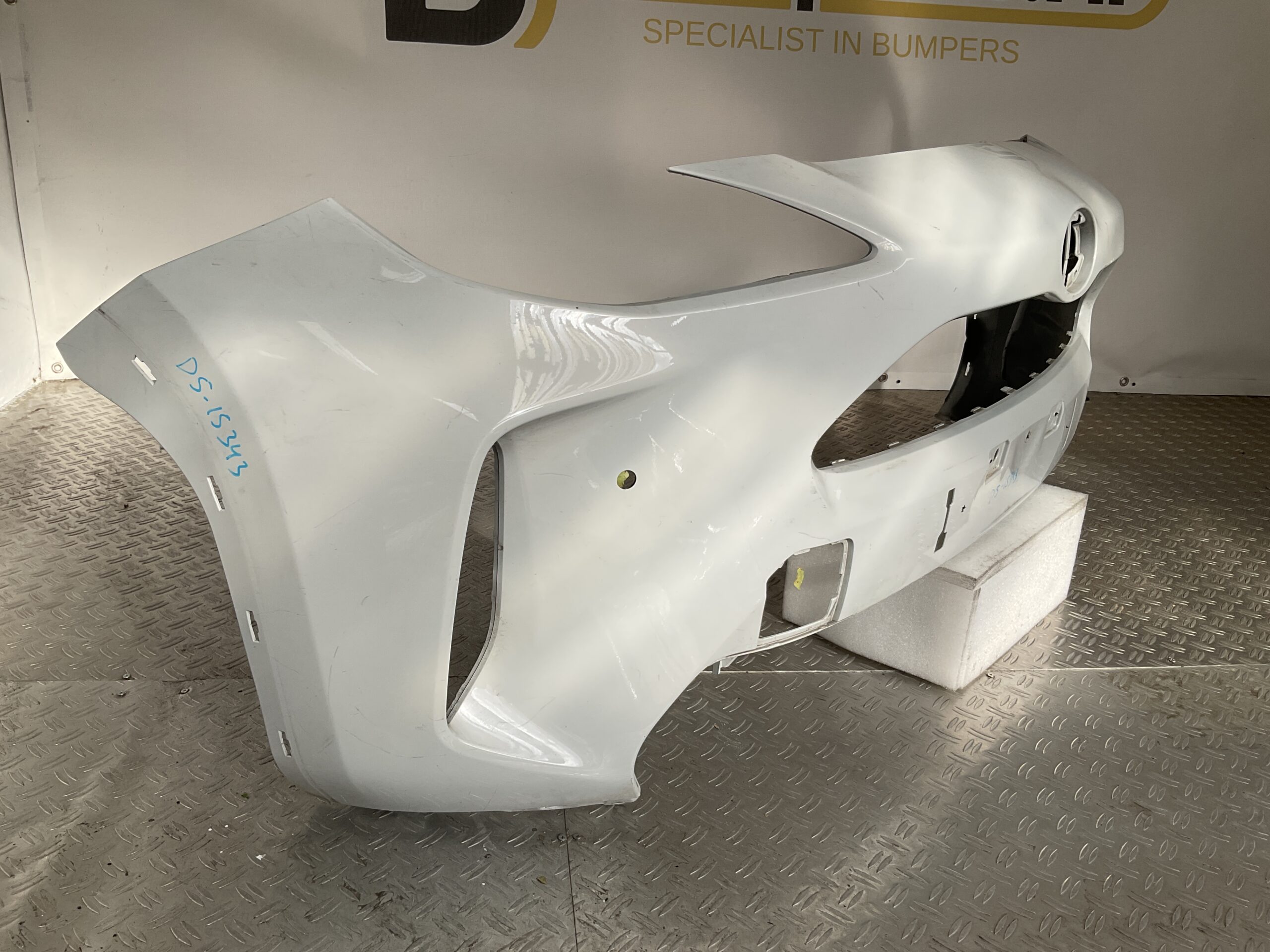 Bumper Toyota Yaris Cross 20-25 52119-0DC20 Voorbumper D5-15343z