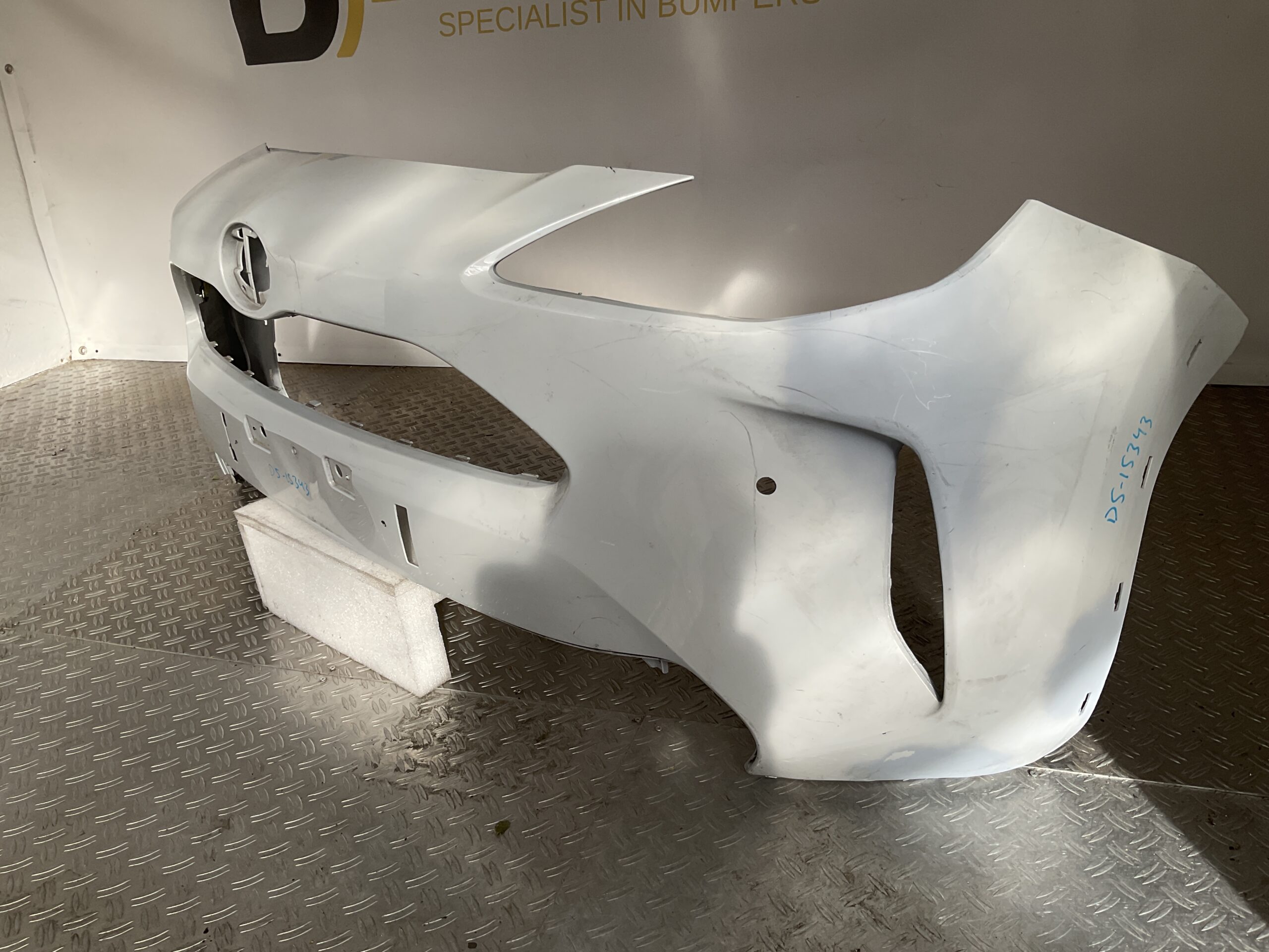 Bumper Toyota Yaris Cross 20-25 52119-0DC20 Voorbumper D5-15343z