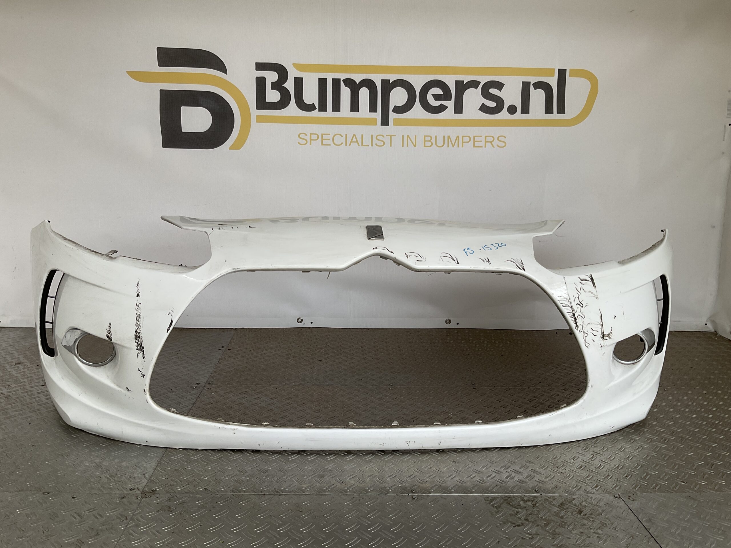 Bumper Citroen DS3 13-16 9687534777 VoorbumperF5-15320z