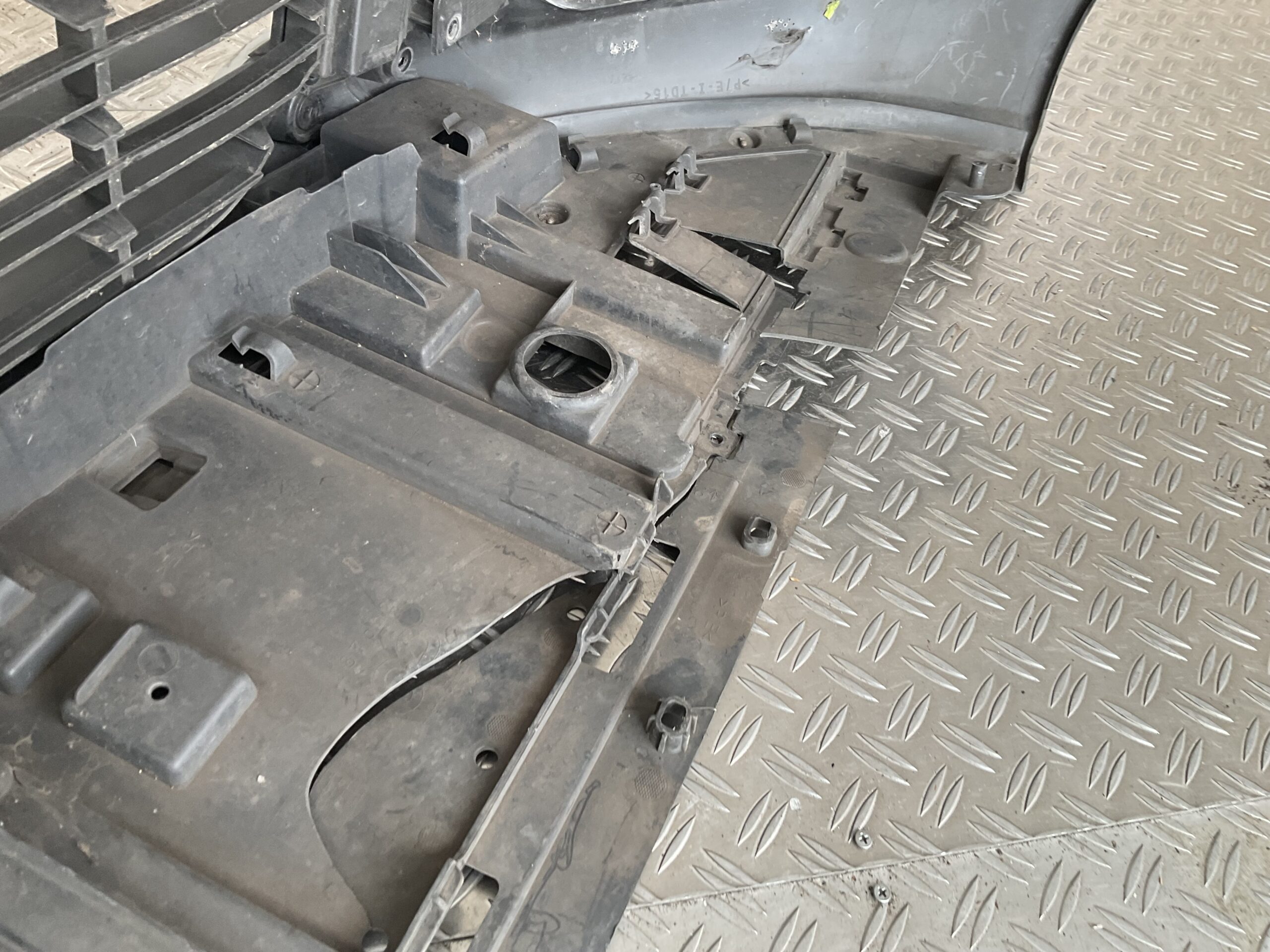 Bumper Renault Captur Facelift 16-21 620227019R Voorbumper F5-14787z