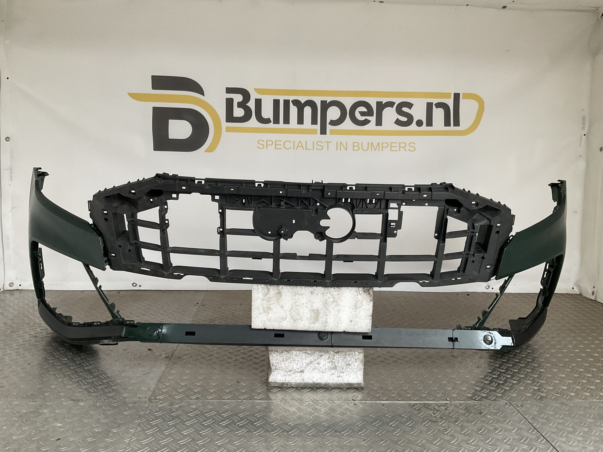 Bumper Audi Q8 4M8 Sline S-Line 4M8807437D Voorbumper H5-15380z