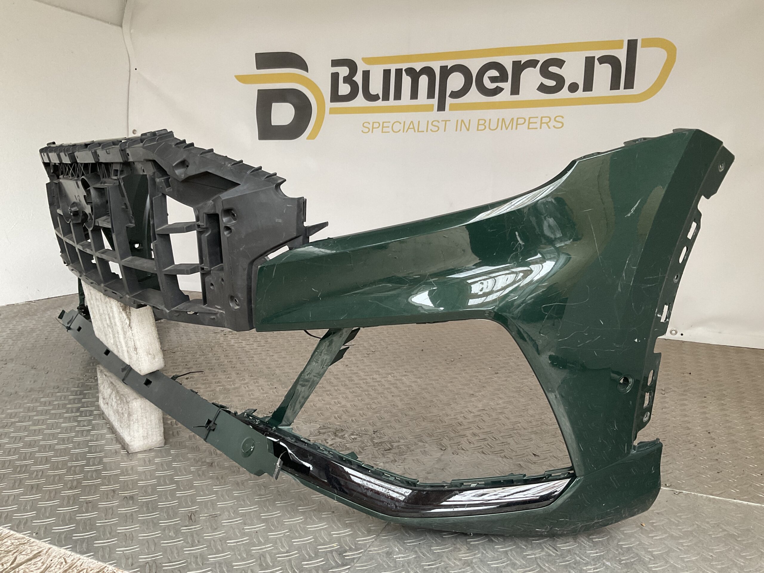 Bumper Audi Q8 4M8 Sline S-Line 4M8807437D Voorbumper H5-15380z