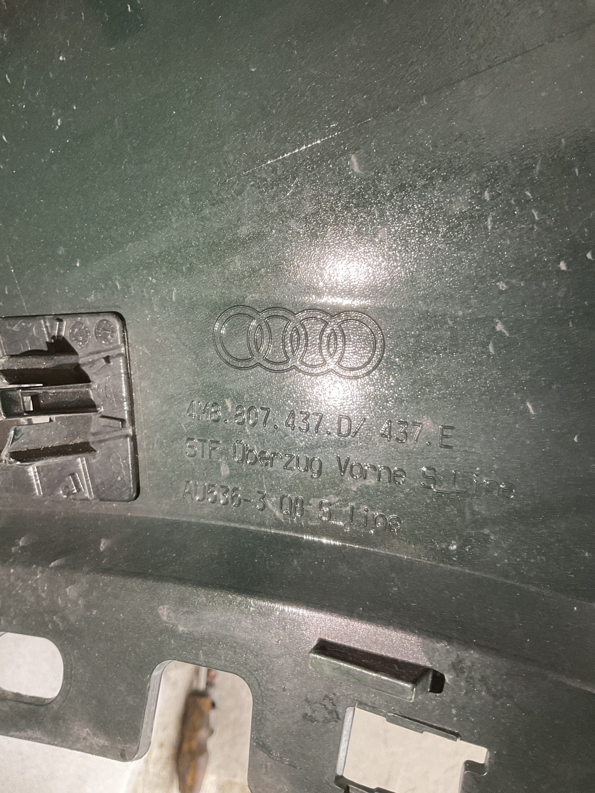 Bumper Audi Q8 4M8 Sline S-Line 4M8807437D Voorbumper H5-15380z