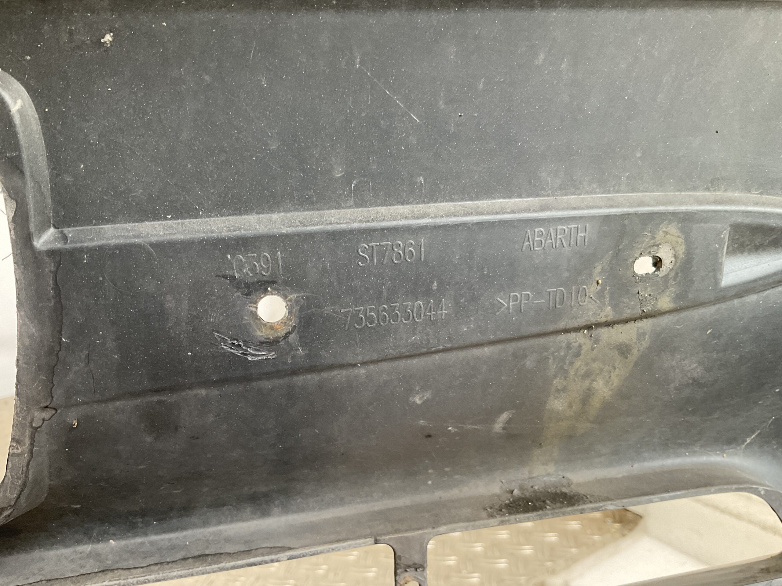 Bumper Fiat 500 ABARTH Facelift 15-21 735633044 Voorbumper B3-15382z