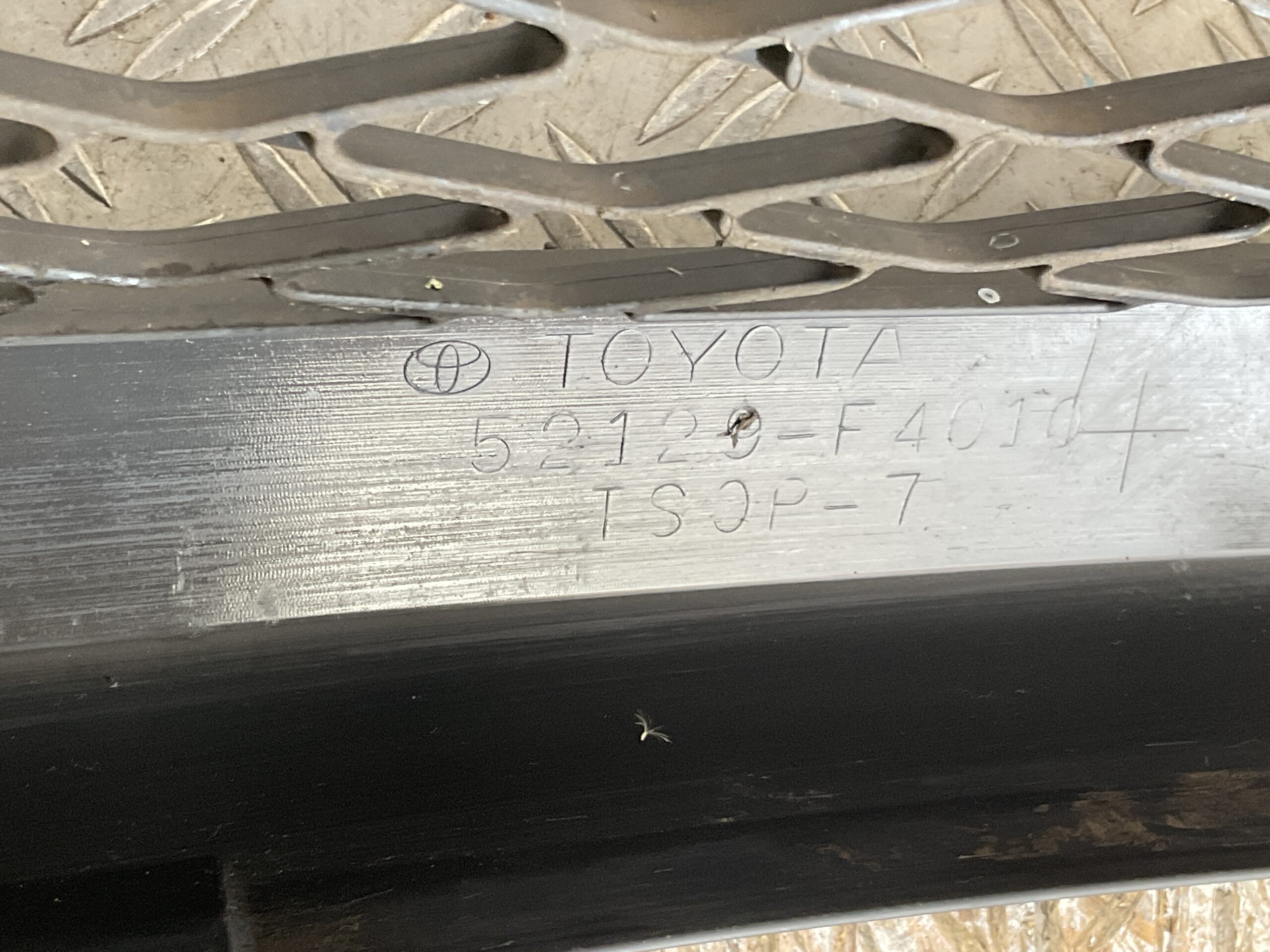 Bumper Toyota CHR 16-19 pdc 52119-F4010 Voorbumper D5-15388z