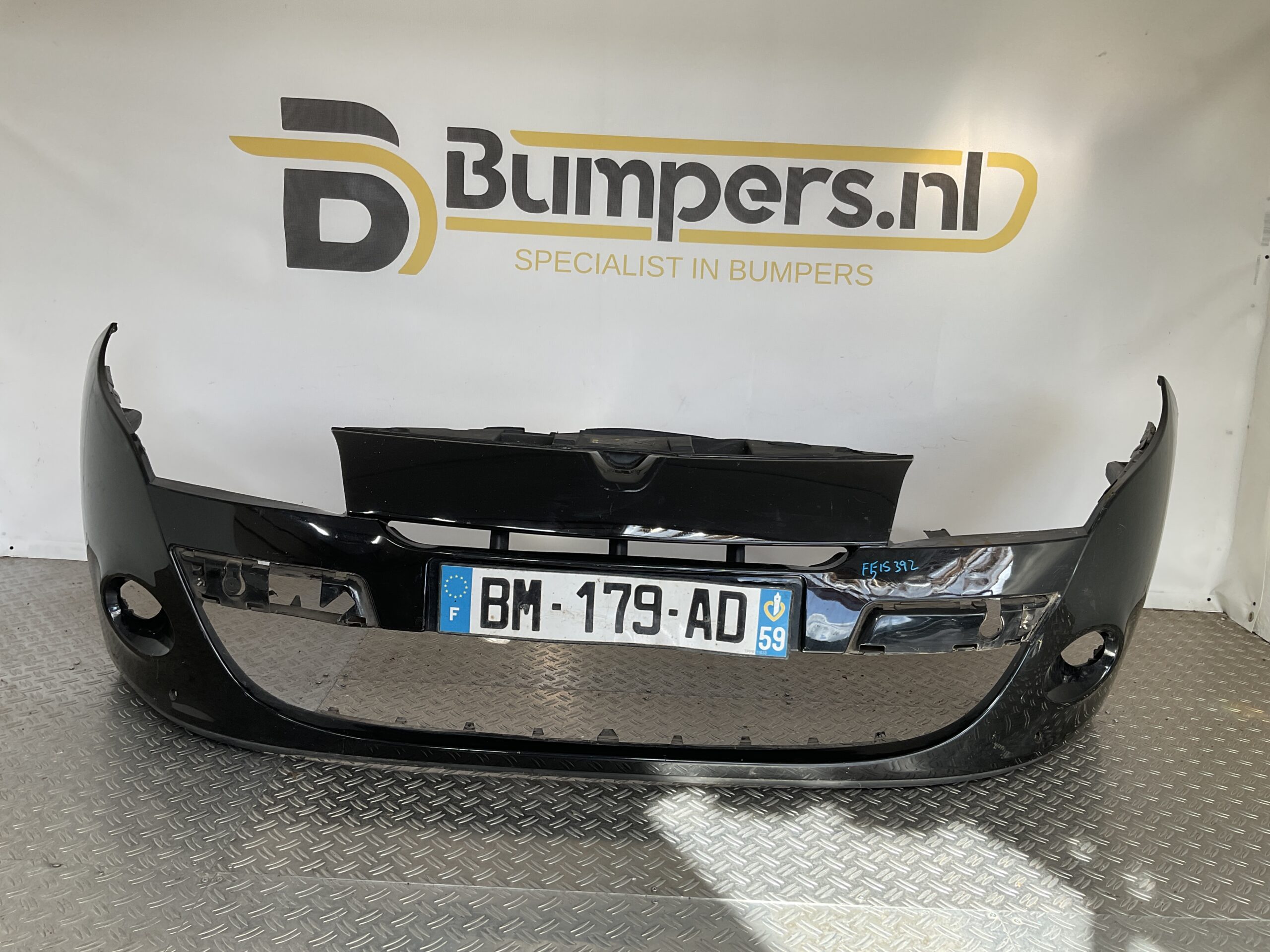 Bumper Renault Megane III 08-12 269160001R Voorbumper F5-13392z