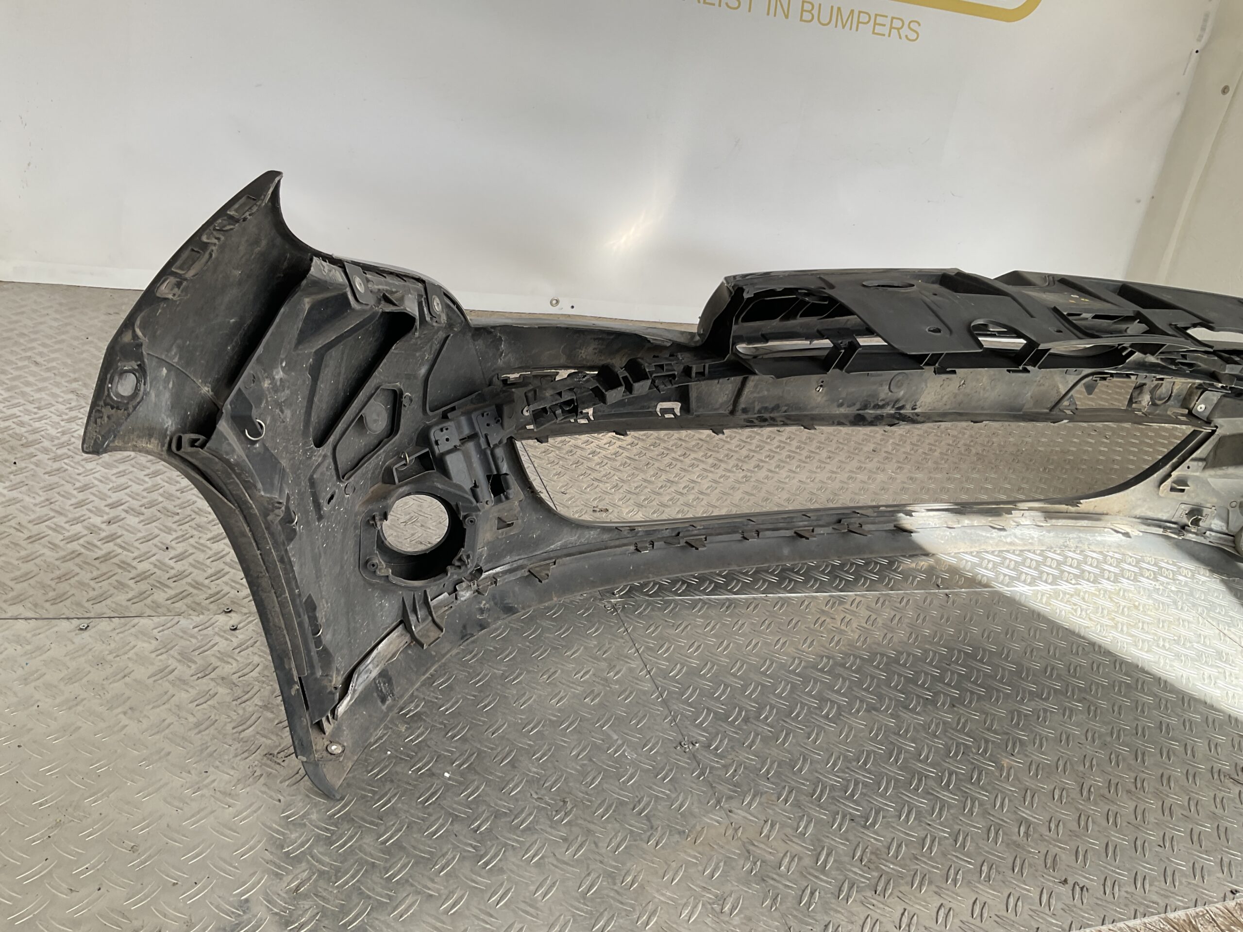 Bumper Renault Megane III 08-12 269160001R Voorbumper F5-13392z