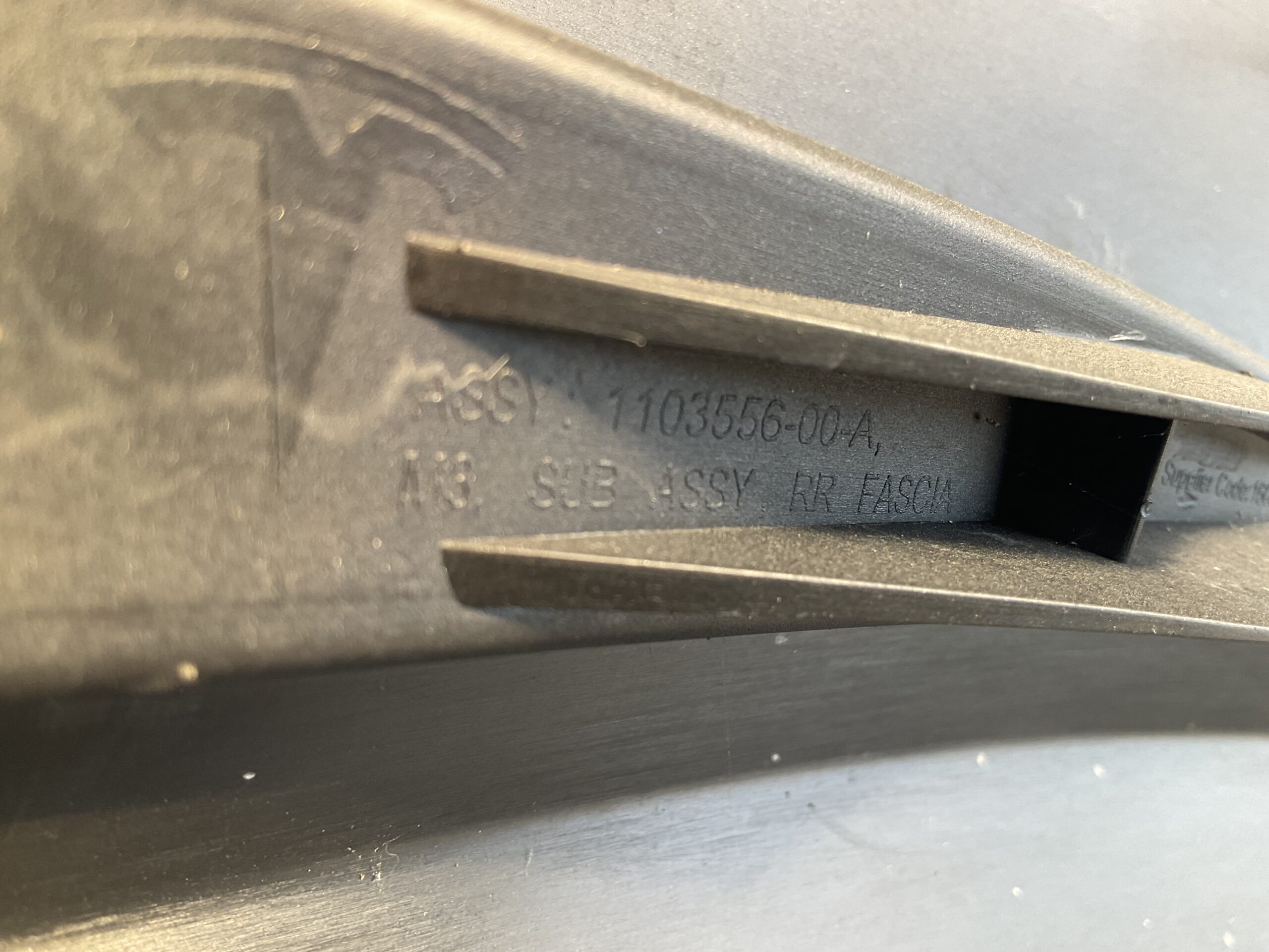 Bumper Tesla Model 3 17-23 1083983-00-H Achterbumper F8-15204z