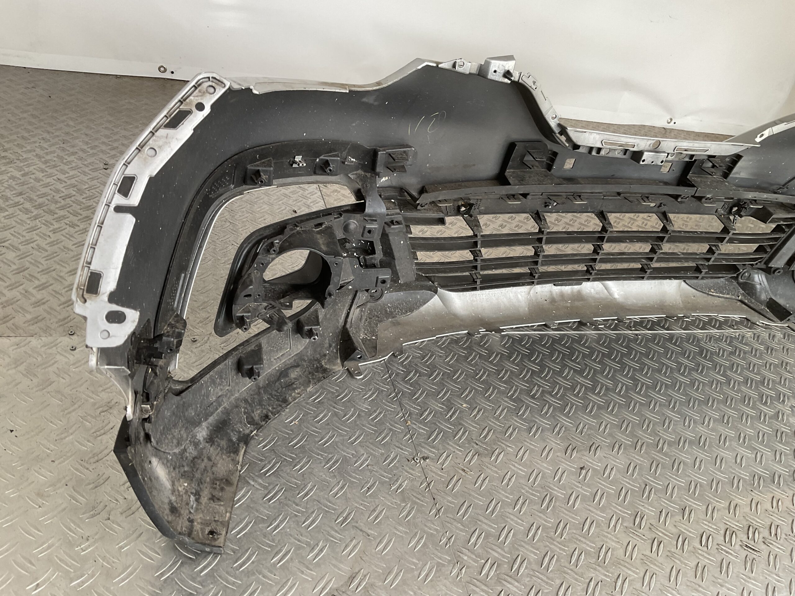 Bumper Renault Captur Facelift 16-21 620227019R Voorbumper F5-15506z