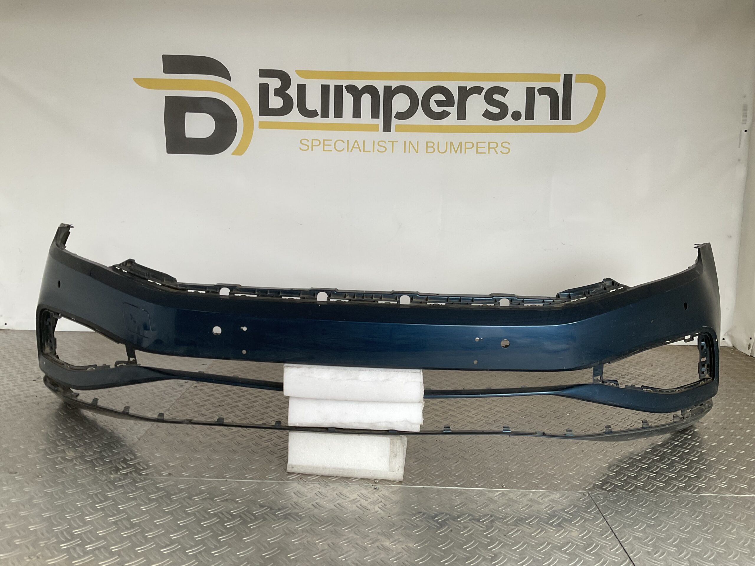 Bumper Volkswagen Passat B8 Facelift 18-21 3G0807221F Voorbumper B8-15505z