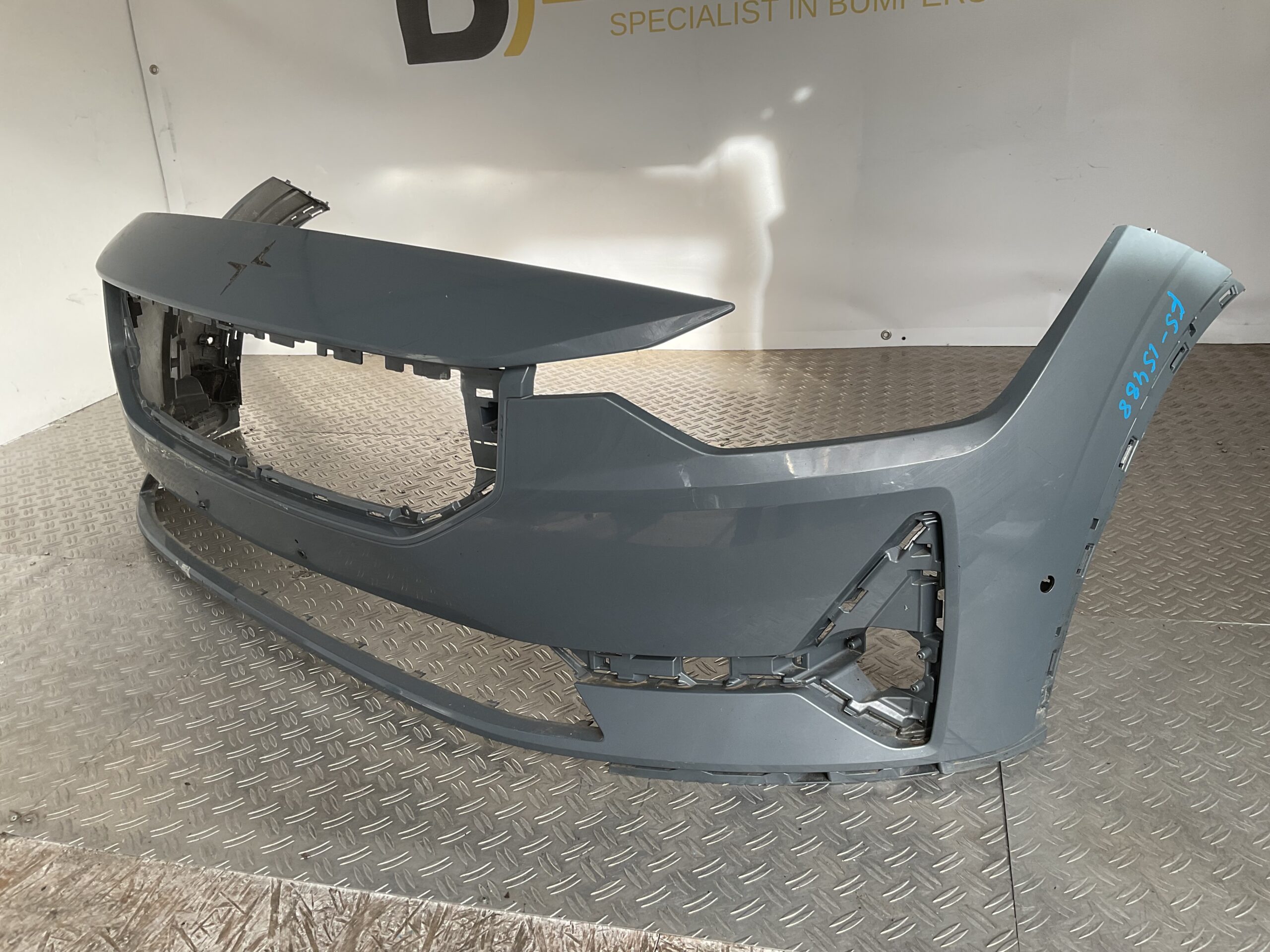 Bumper Polostar 2 19- 31690327 Voorbumper F5-15488z