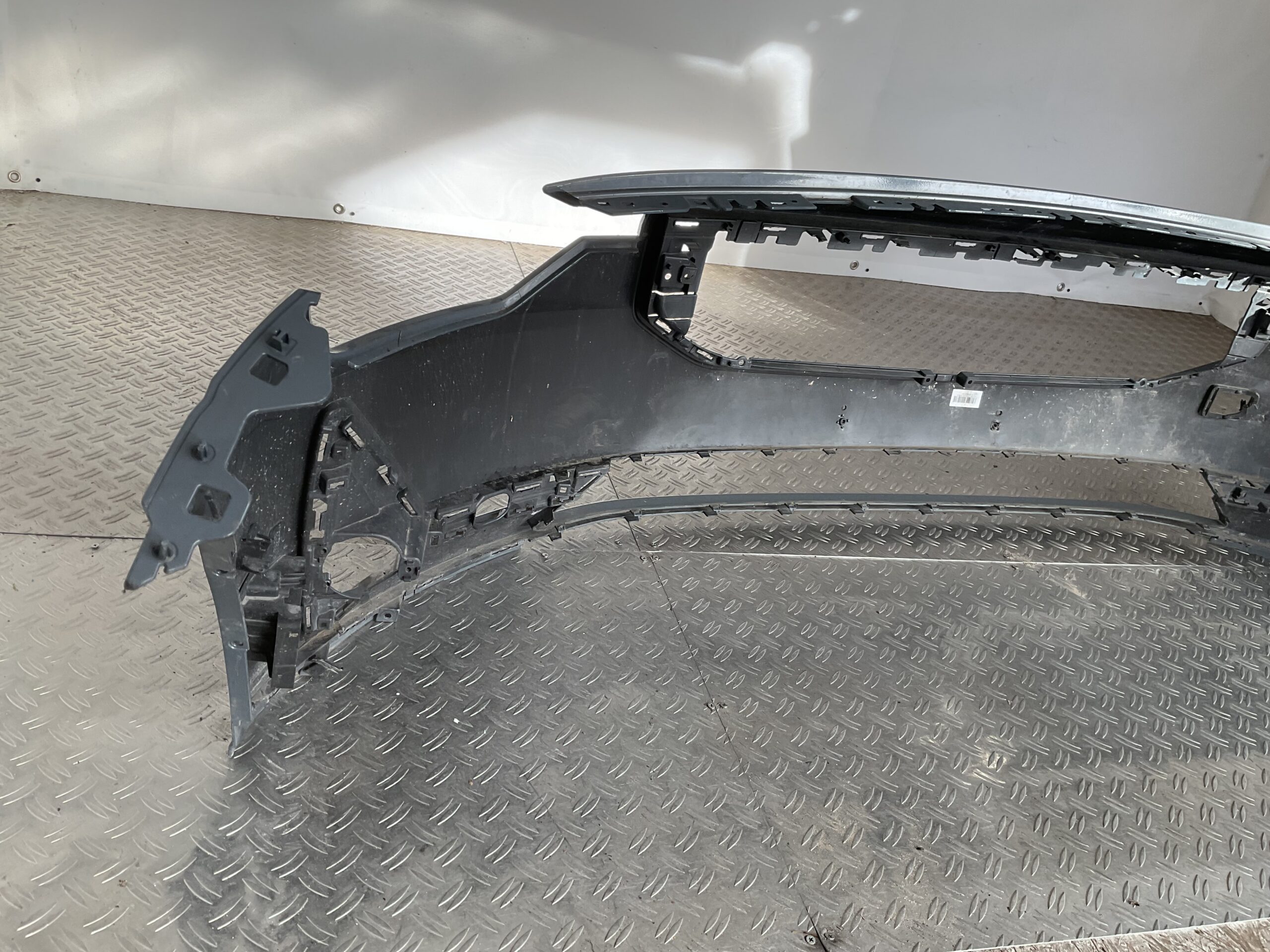 Bumper Polostar 2 19- 31690327 Voorbumper F5-15488z