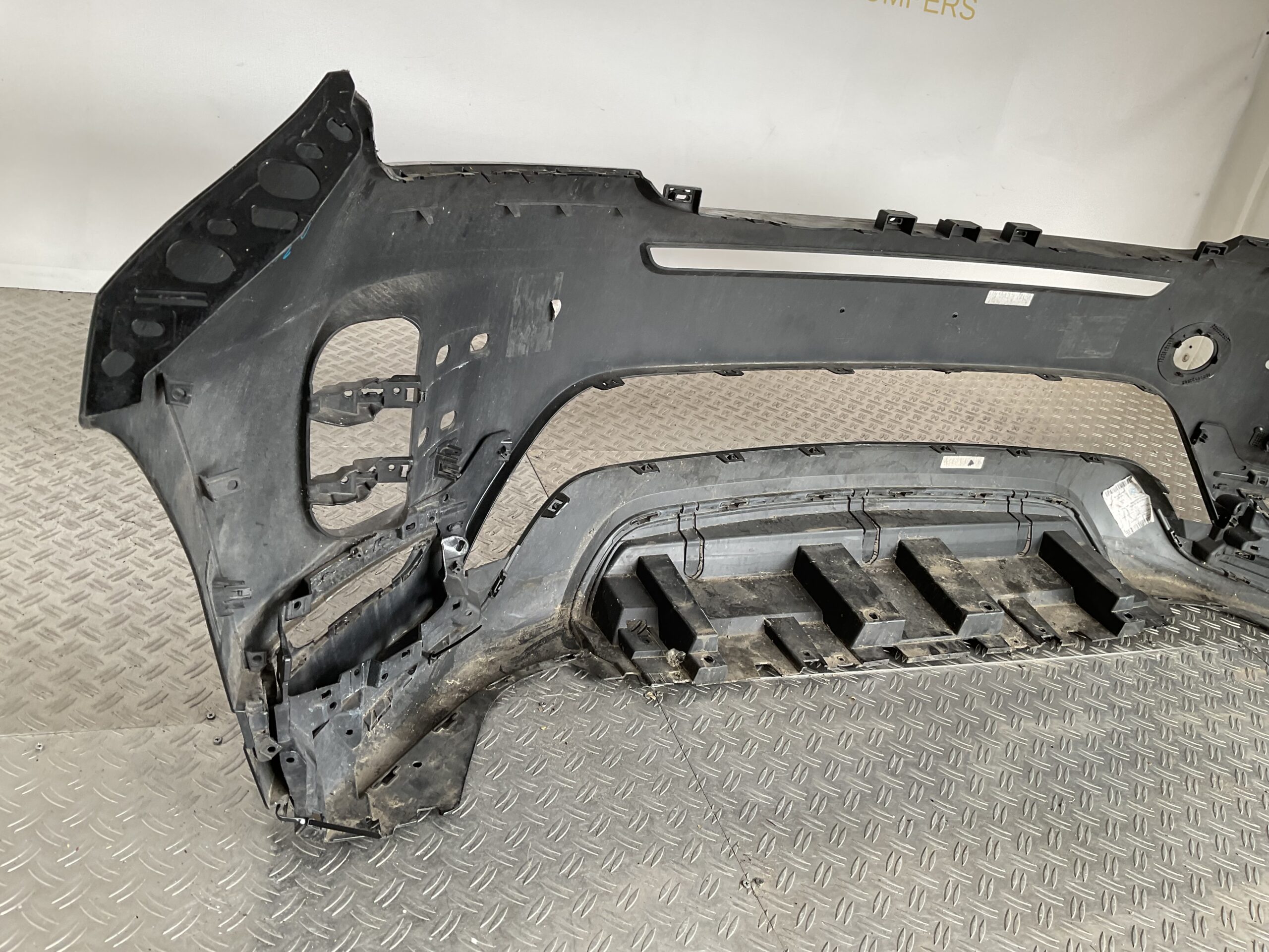 Bumper Range Rover Evoque II Dynamic K8D2-17F775-BB Voorbumper B9-15471z