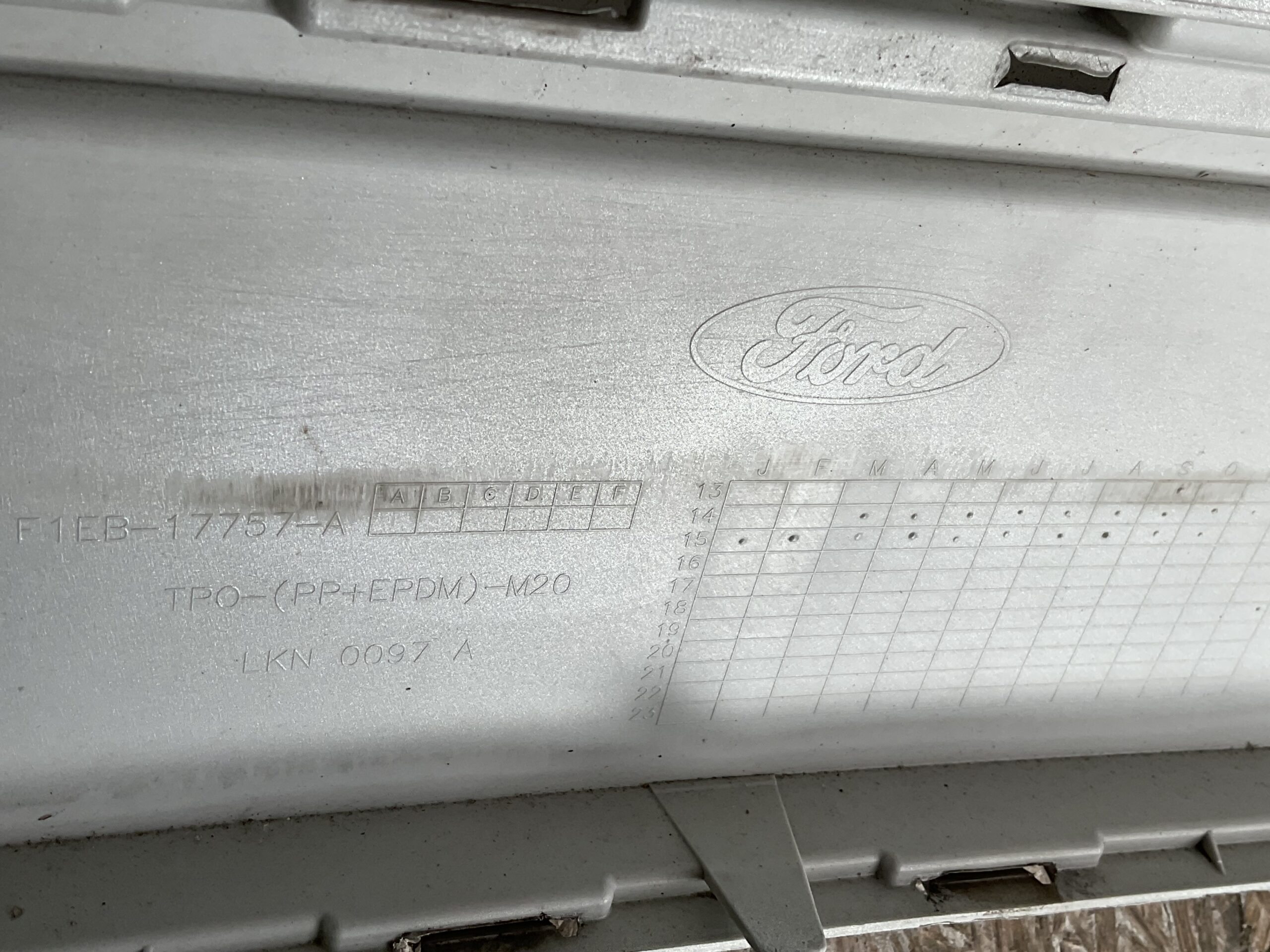 Bumper Ford Focus MK3 Facelift 14-18 F1EB-17757-A Voorbumper D3-14642z