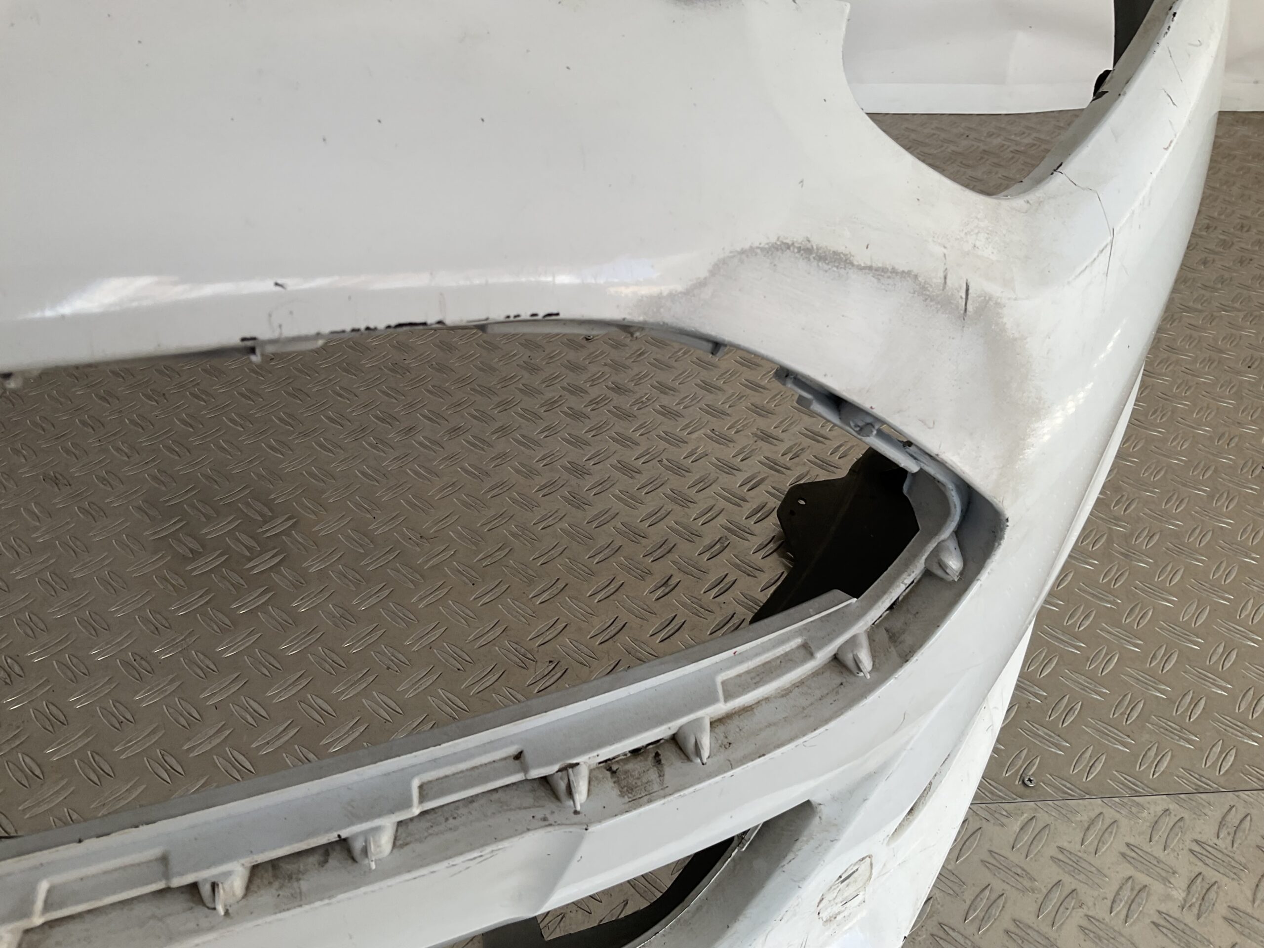 Bumper Ford Fiesta MK7 13-16 C1BB-17757-a Voorbumper D3-15642z