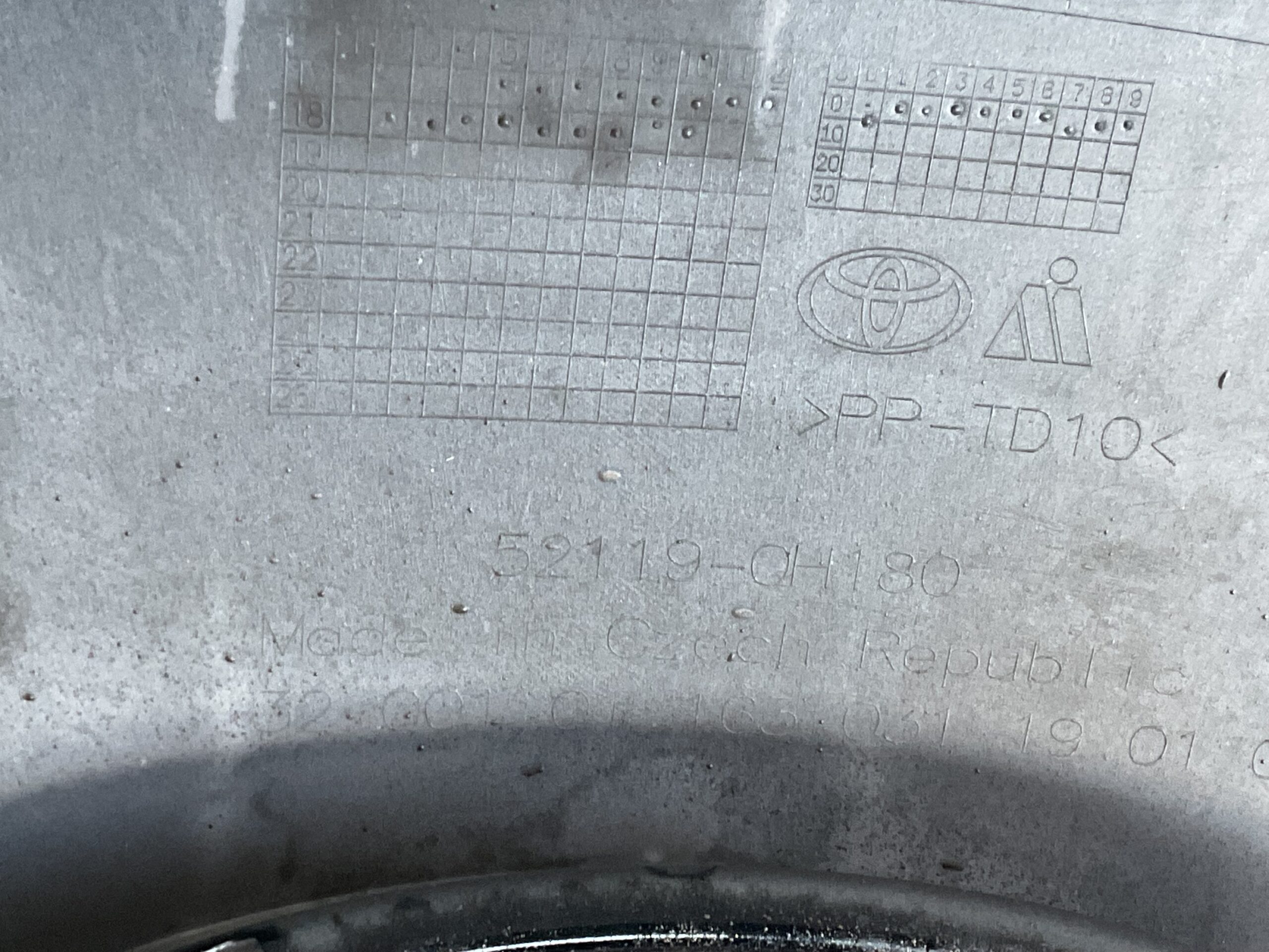 Bumper Toyota Aygo Facelift 17-21 52119-0H180 Voorbumper D3-15629z