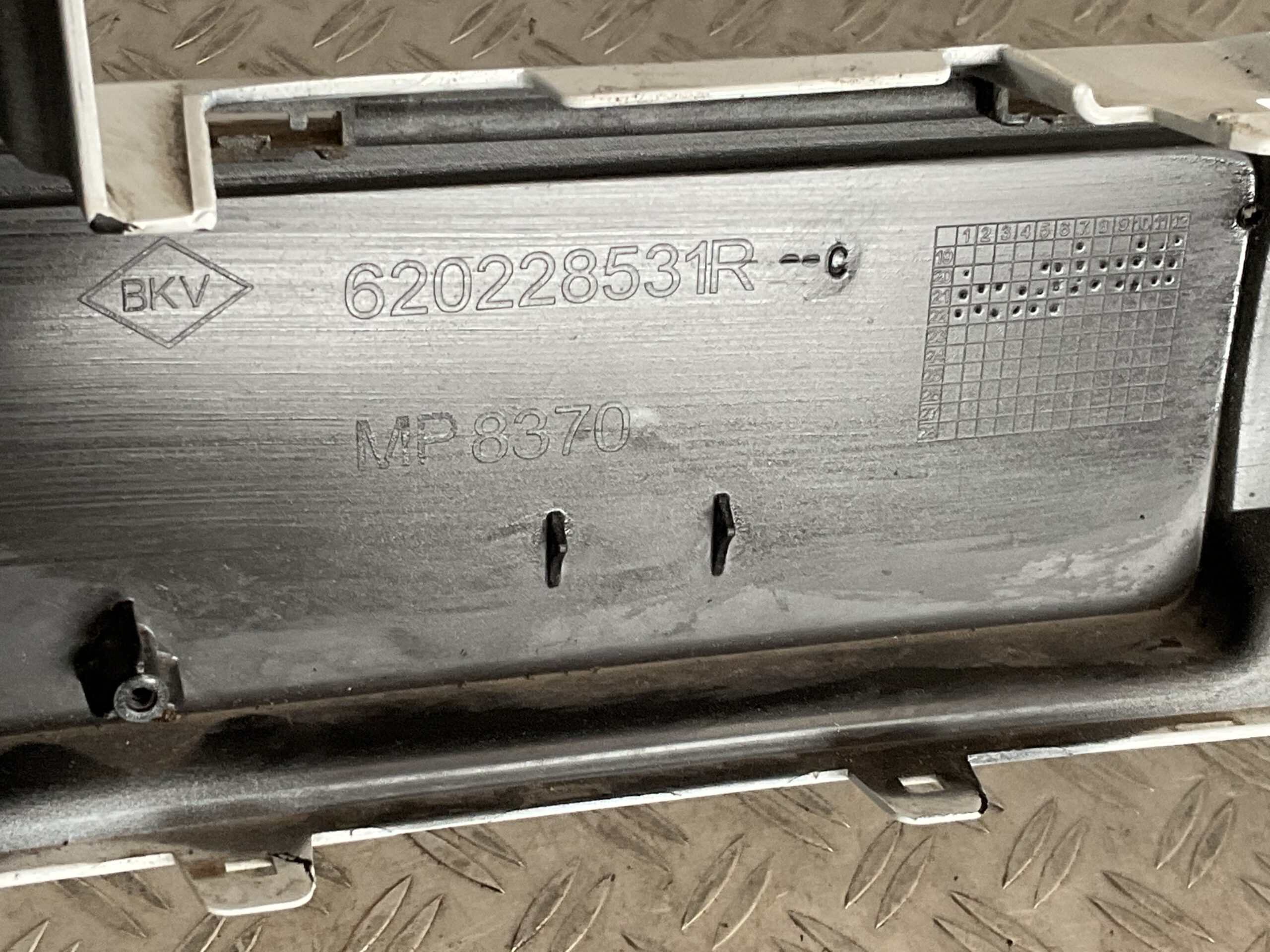 Bumper Dacia Sandero lll 21-23 620228531R Voorbumper G3-15977z