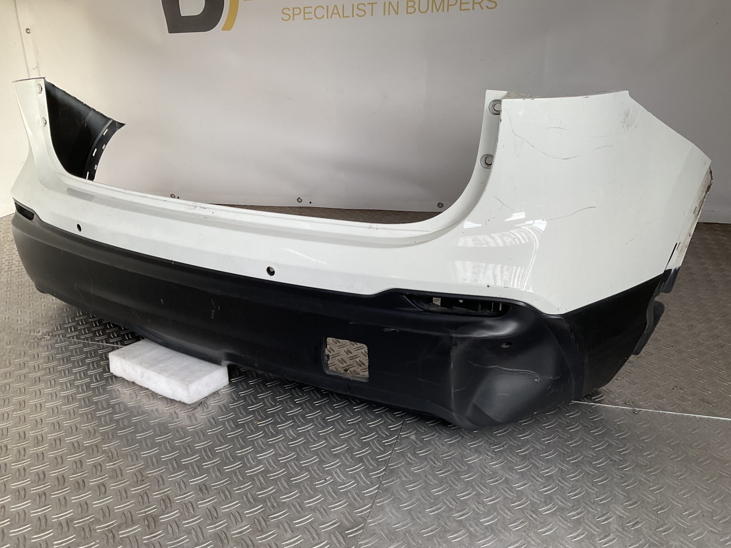 Bumper Nissan Qashqai 17-21 85022HV00H Achterbumper F6-15973z